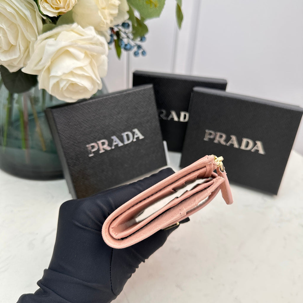 B1P36P2 Popular card holder