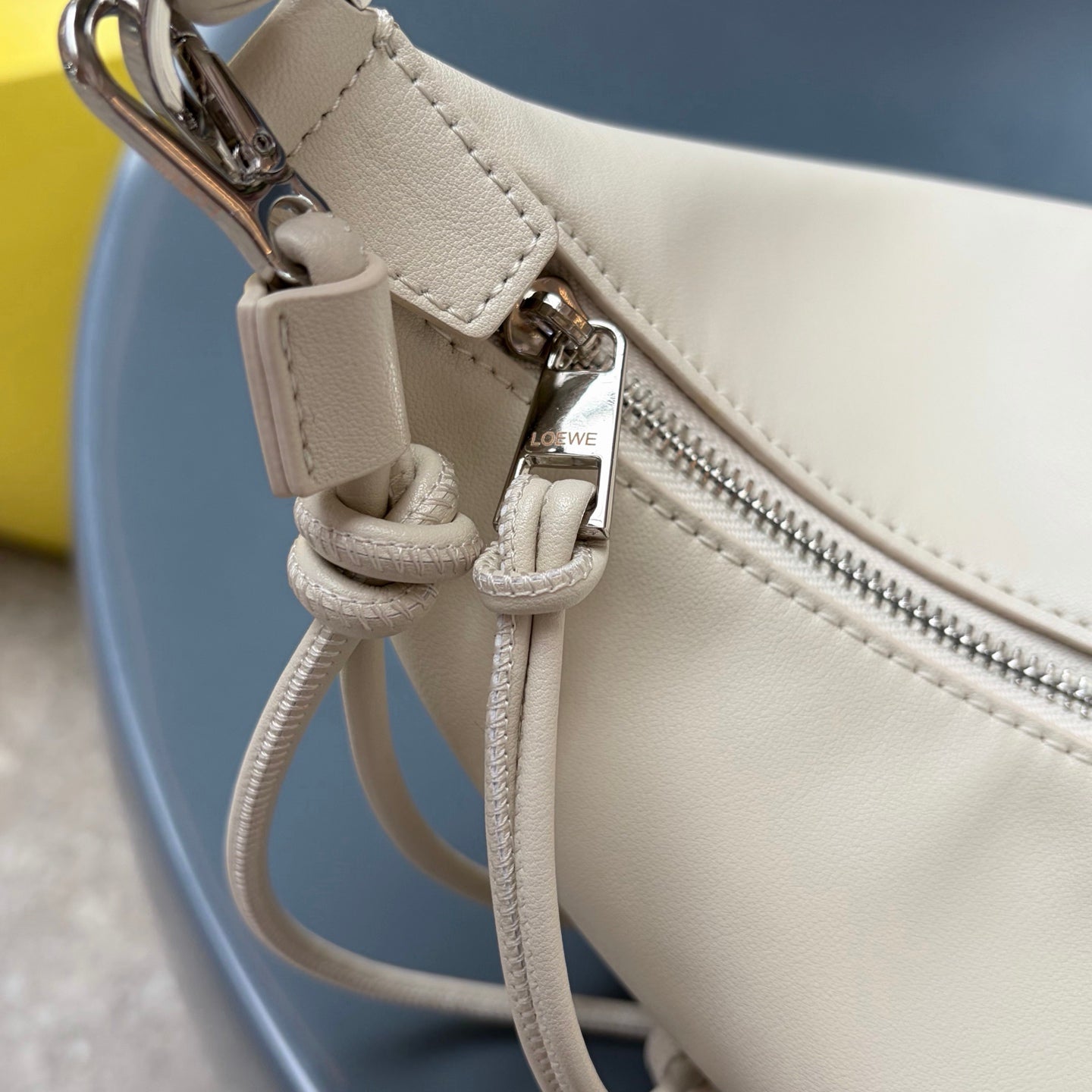 B1R66A13 Popular leather bag