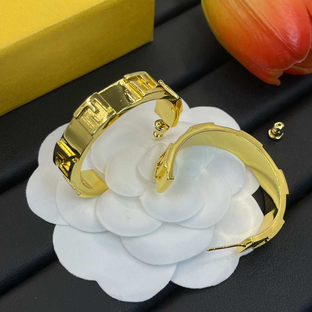 X1Z94F645E Popular Earrings