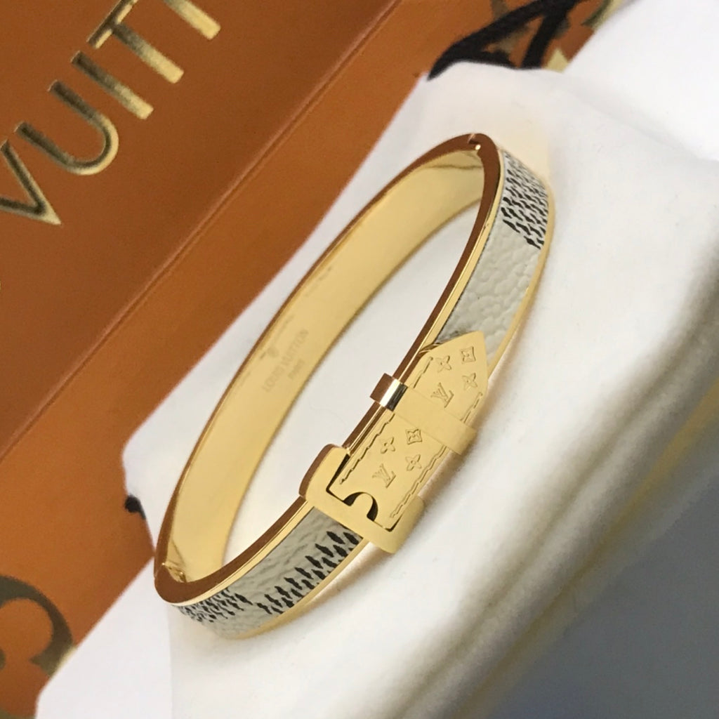 X1Q85E60K  Popular Bracelets