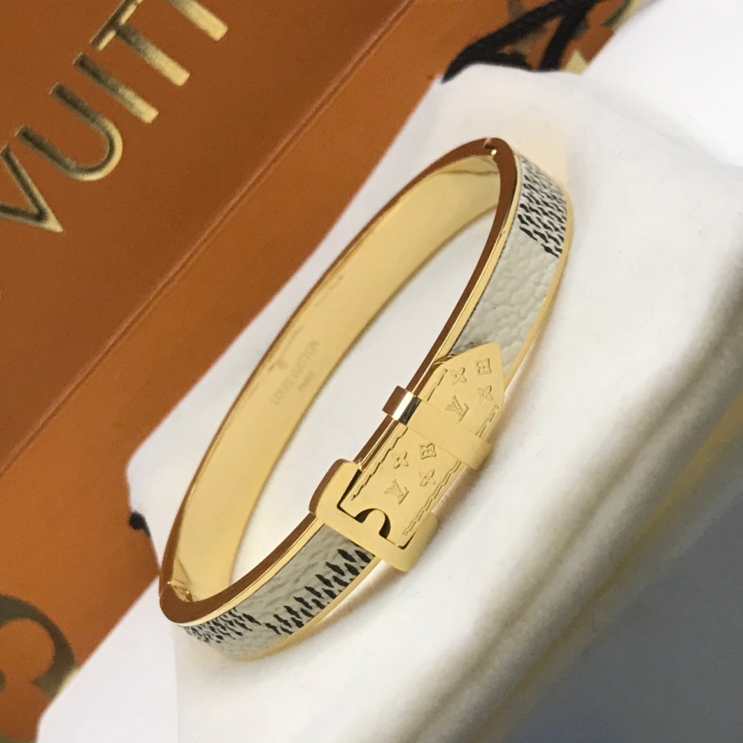 X1Q85E60K  Popular Bracelets