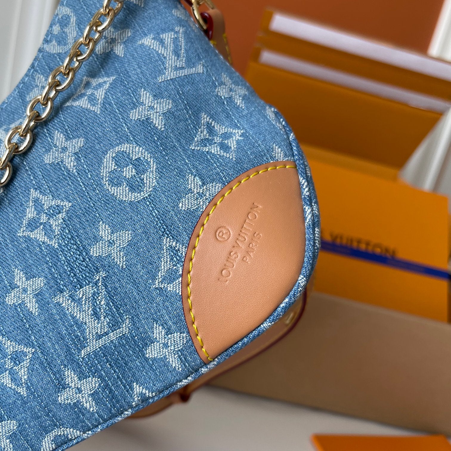B1R76E04 Popular bag