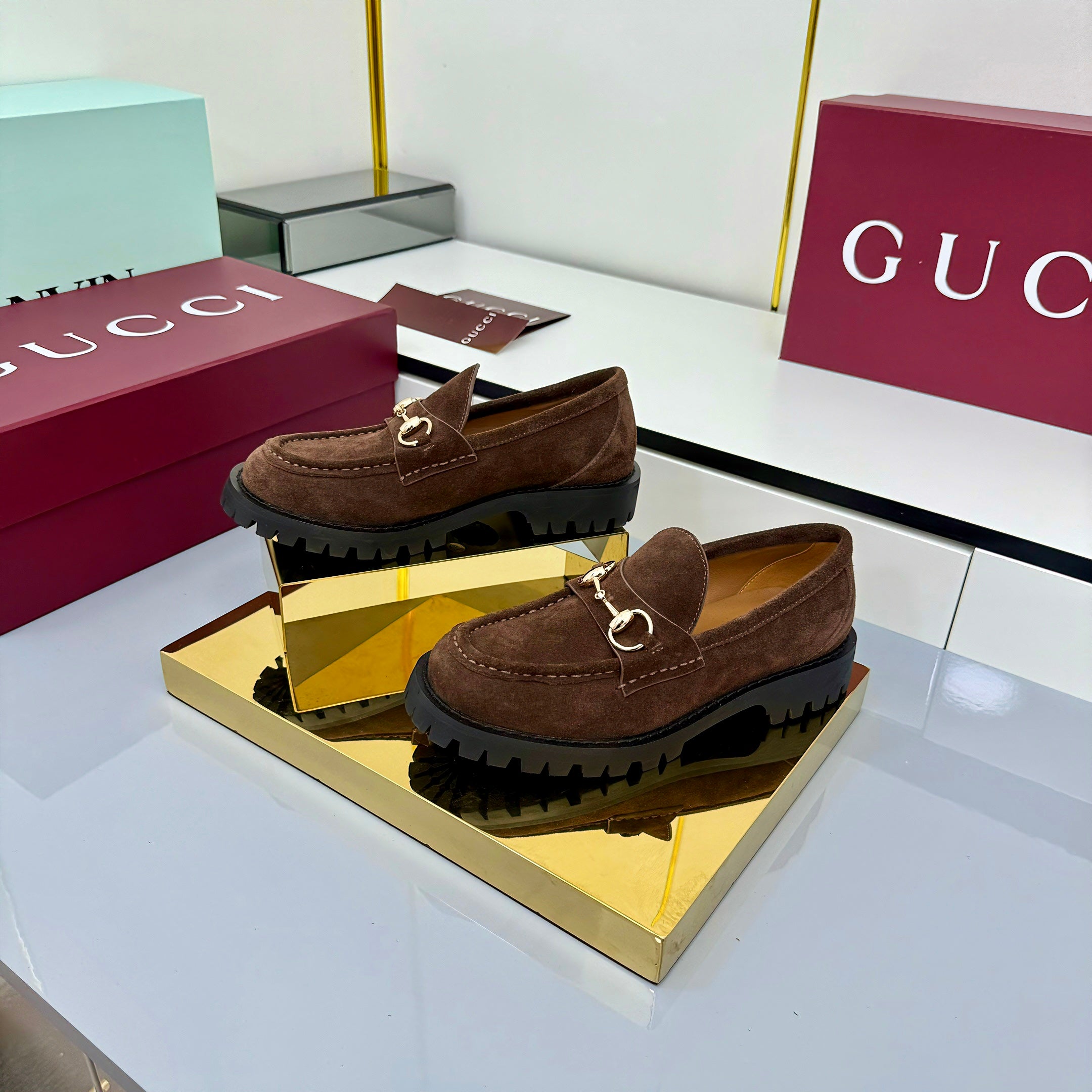 Z2Q105B304 Popular high-quality Shoes