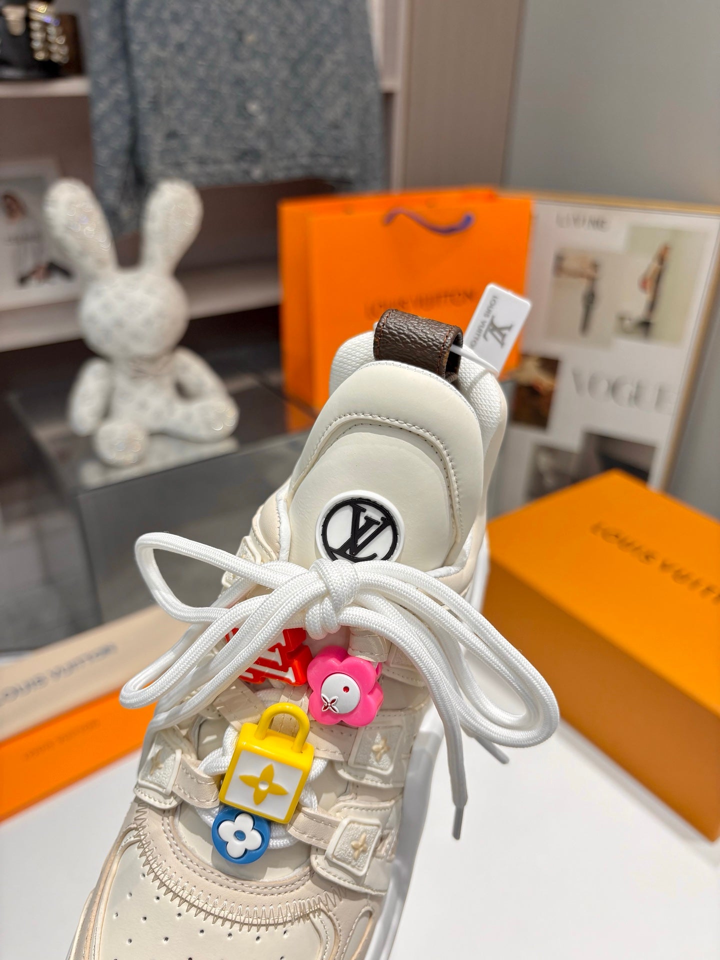Z2Q105E437  Popular high-quality Shoes