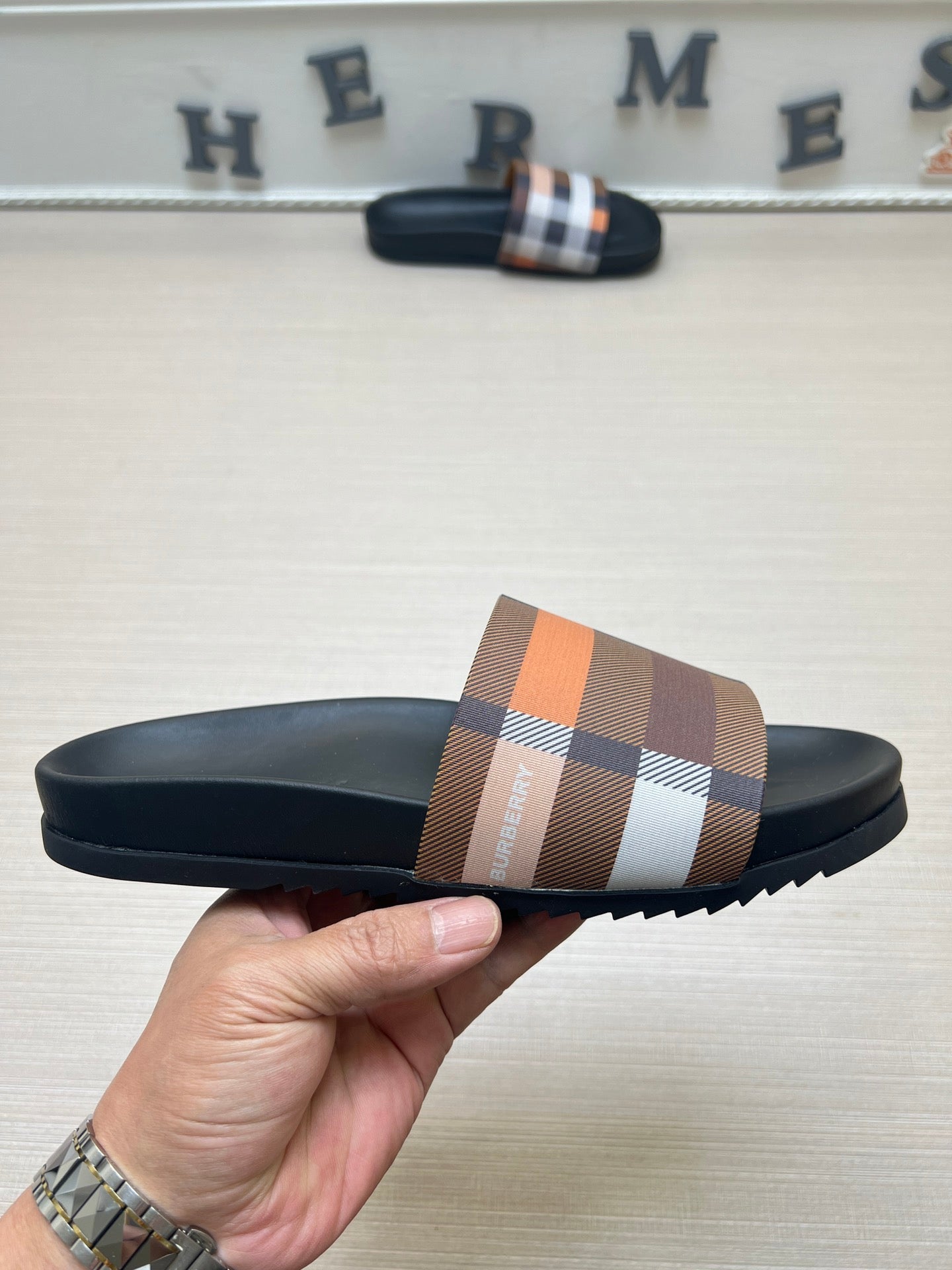 Z5ZR119 Popular slippers