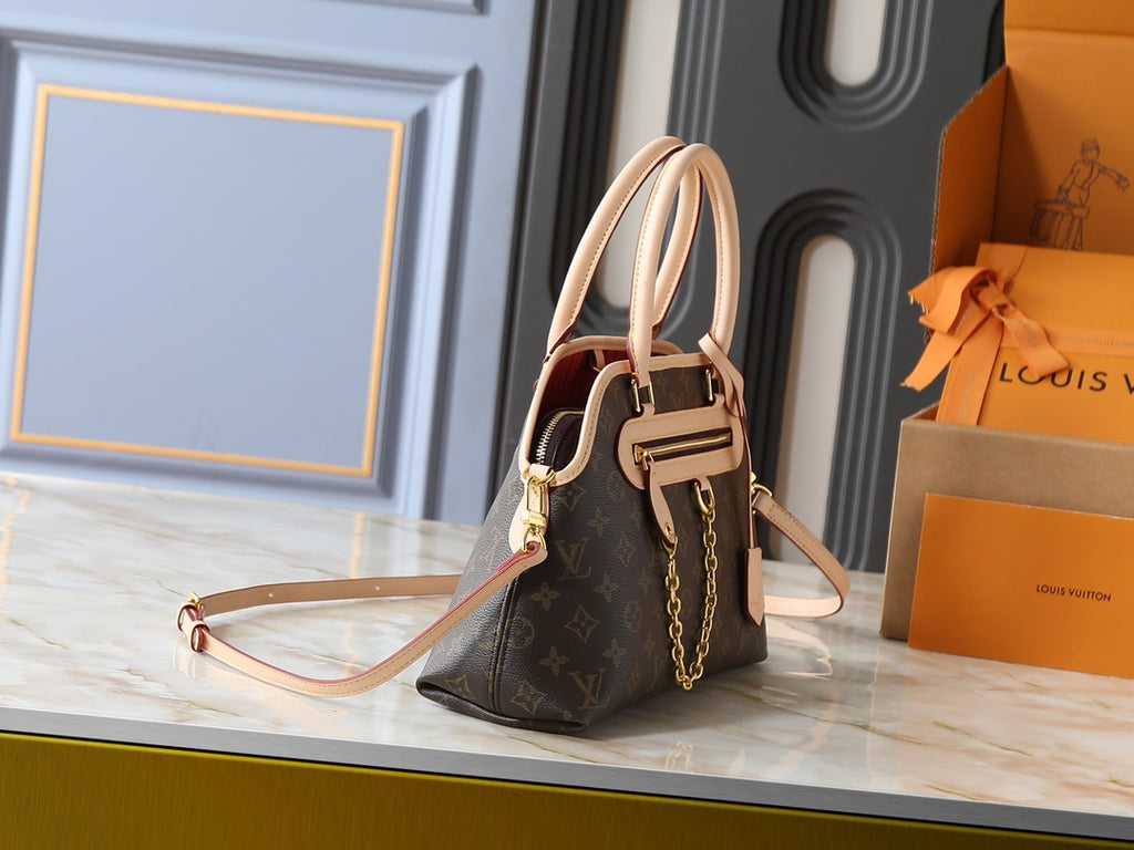 B1P46E107 Popular leather bag