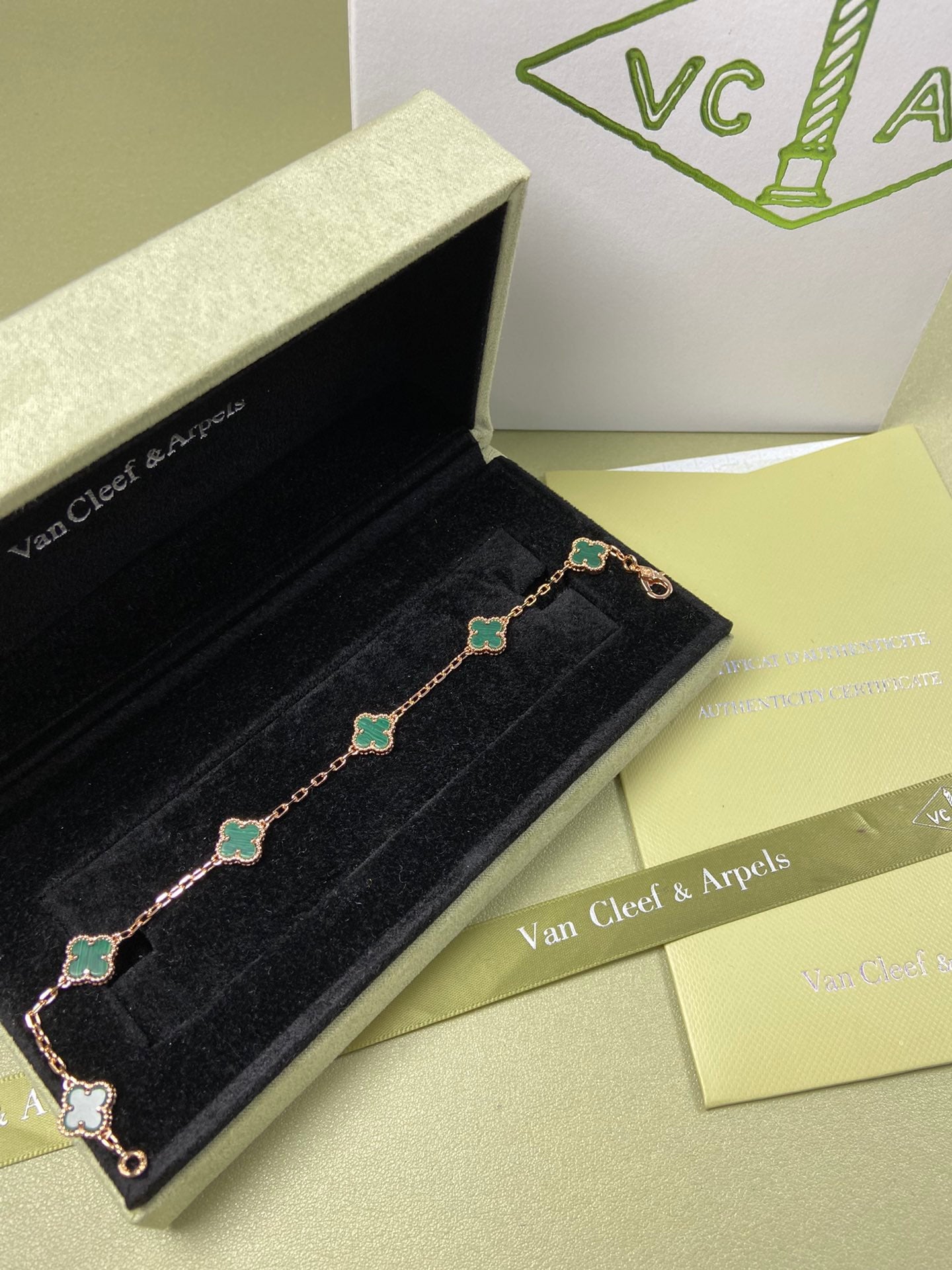 X5X94VA183K  Popular bracelets 6 flowers mini size 0.9cm flower