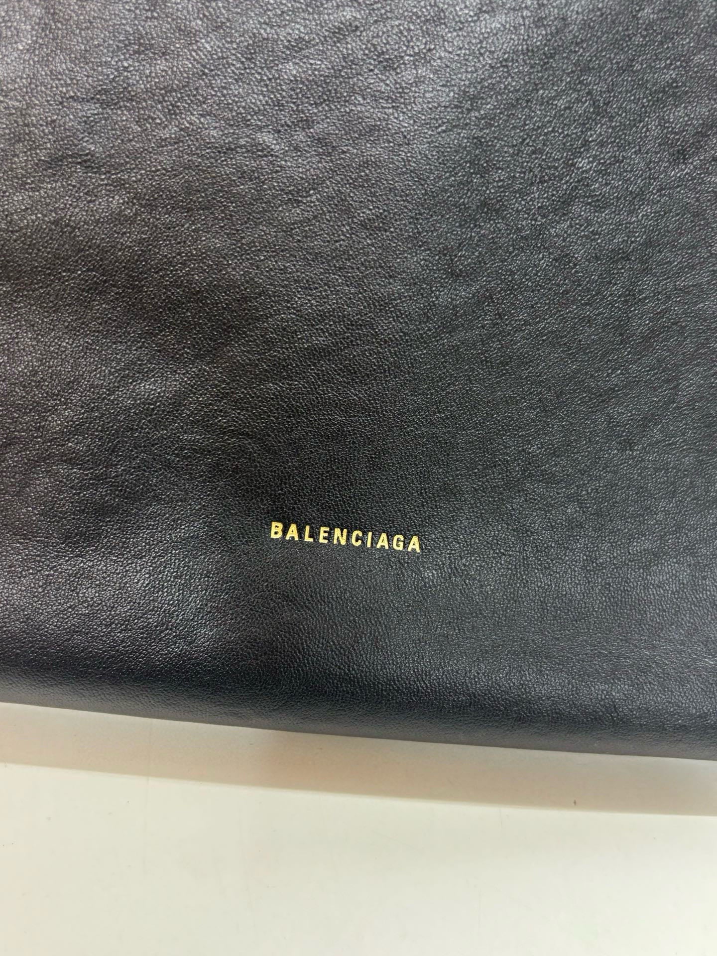 B1P46J147 Popular leather bags