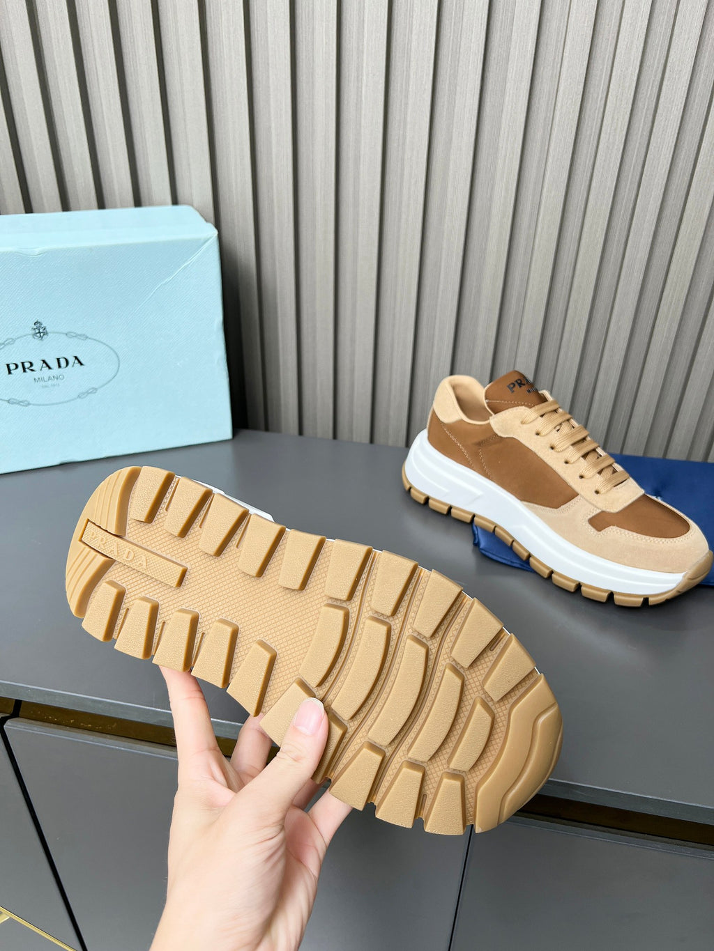 Z2LPD5  Popular high-quality shoes