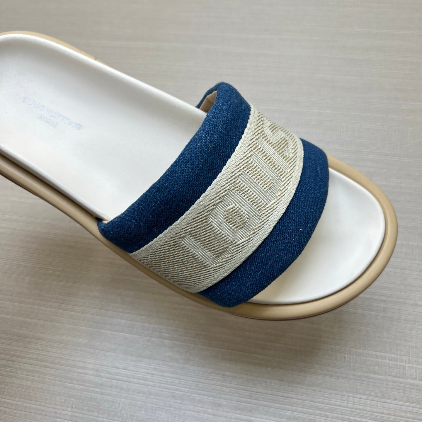 Z5Z35E301 Popular Slippers