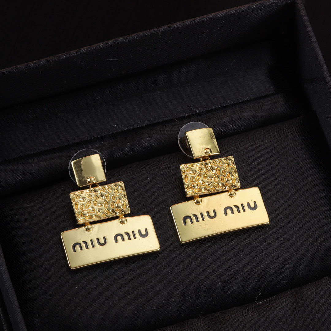 X1Z94A524E Popular  Earrings