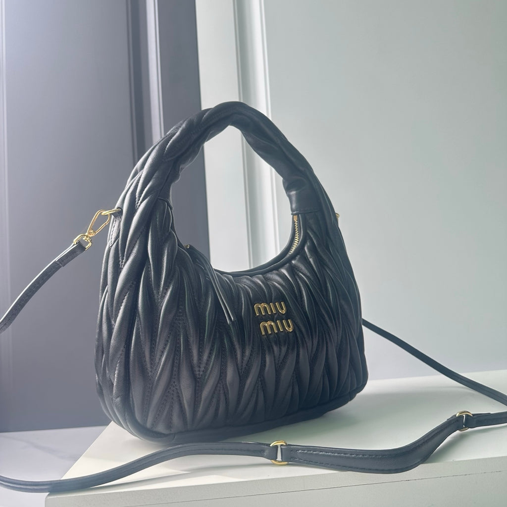 B1P46A121 Popular leather bag（29x24x10cm）