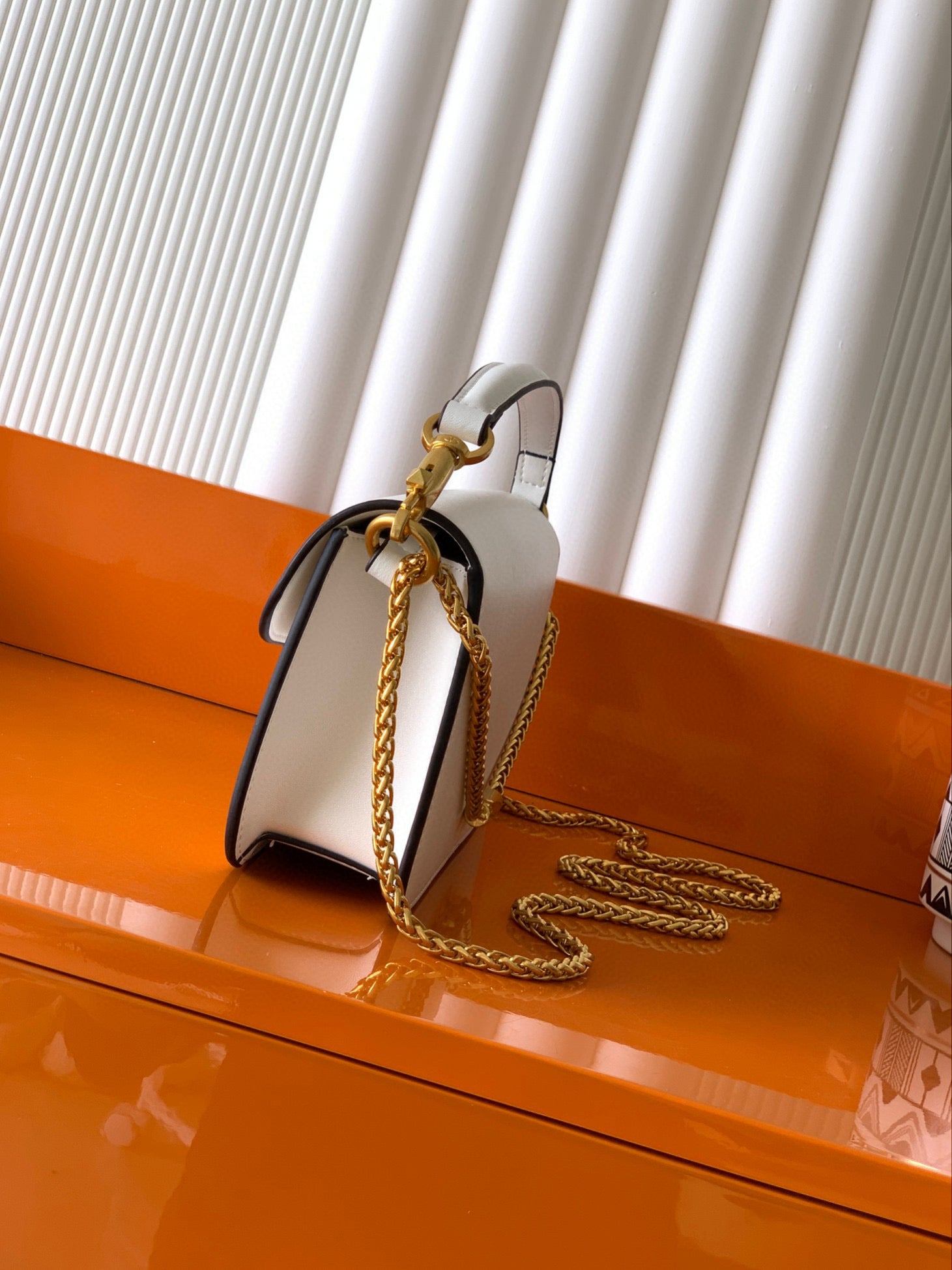 B1P36A31 Popular  leather bag