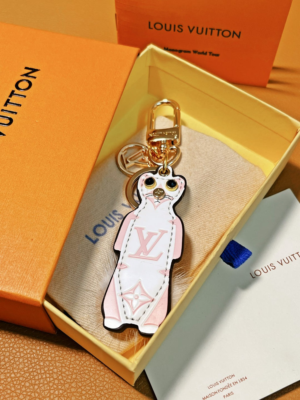 A1R85E18 Popular bag 's charms accessories