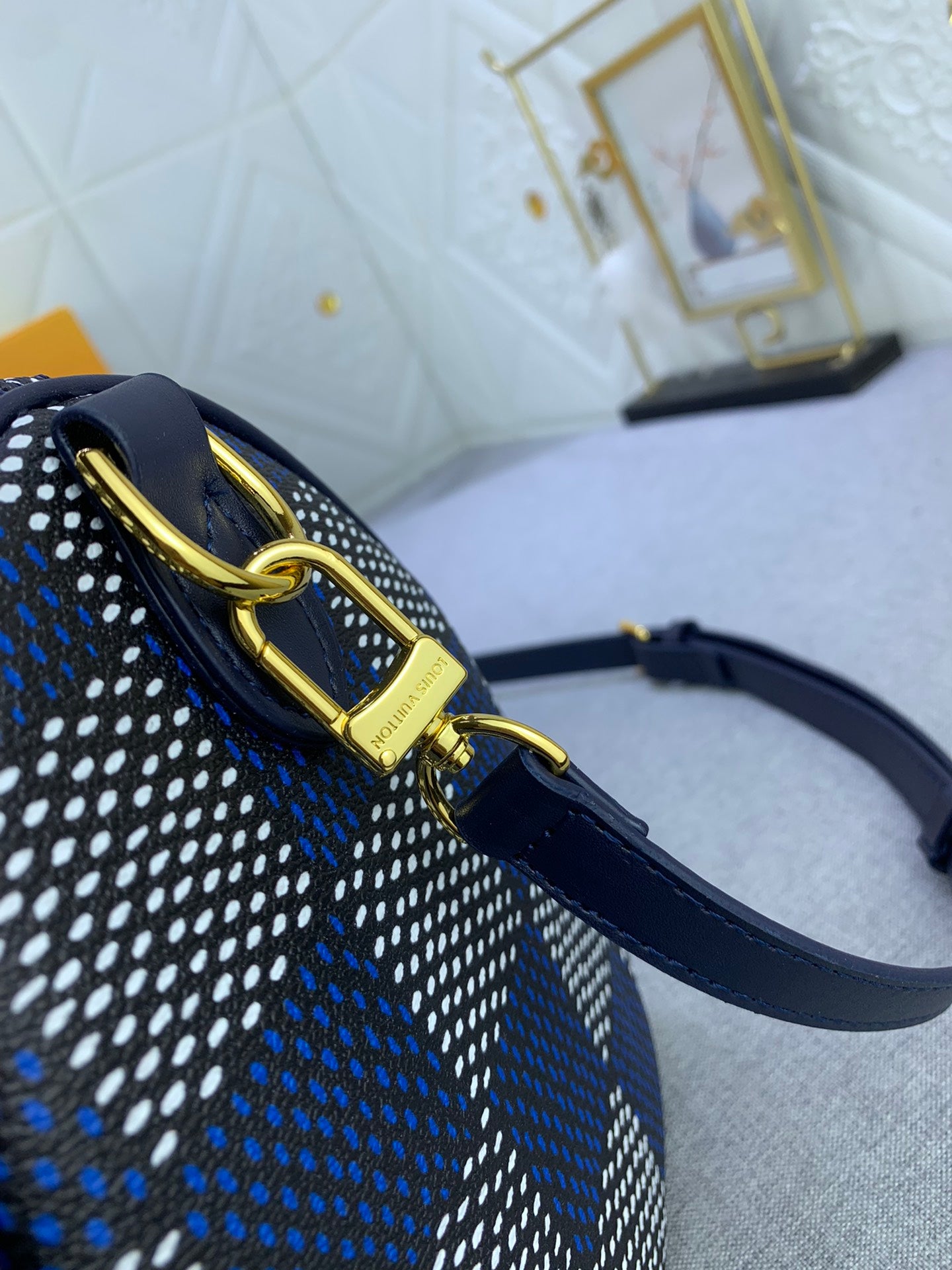 B12X44E269 Popular  leather bag 