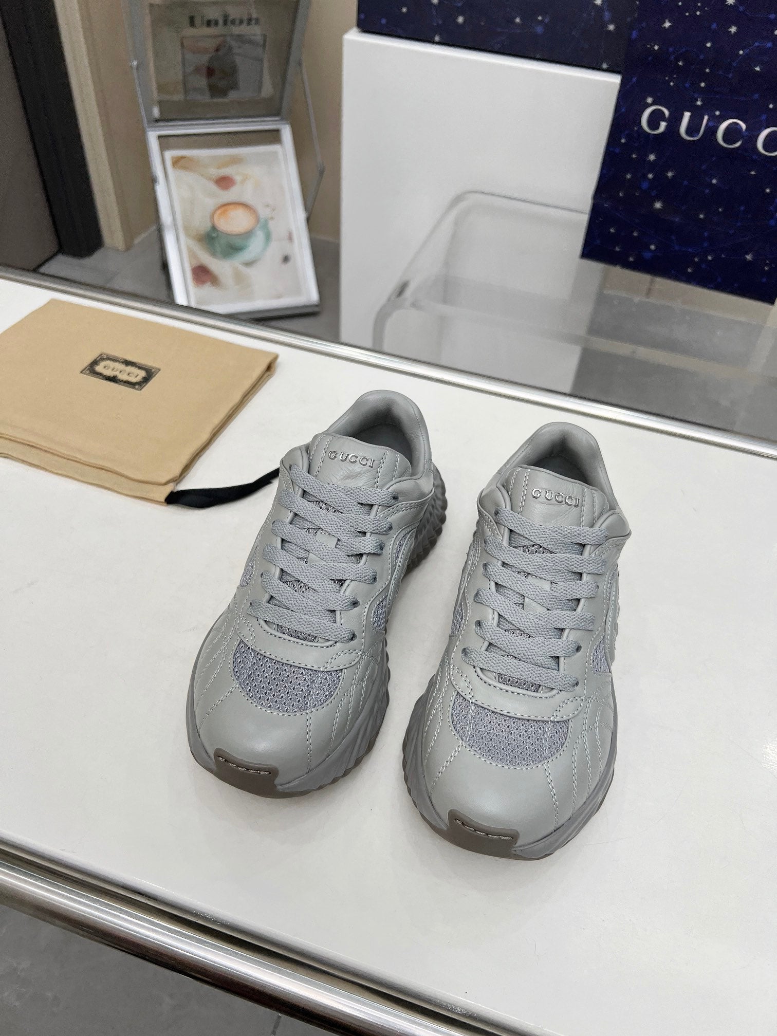 Z2Q95B172  Popular high-quality Shoes