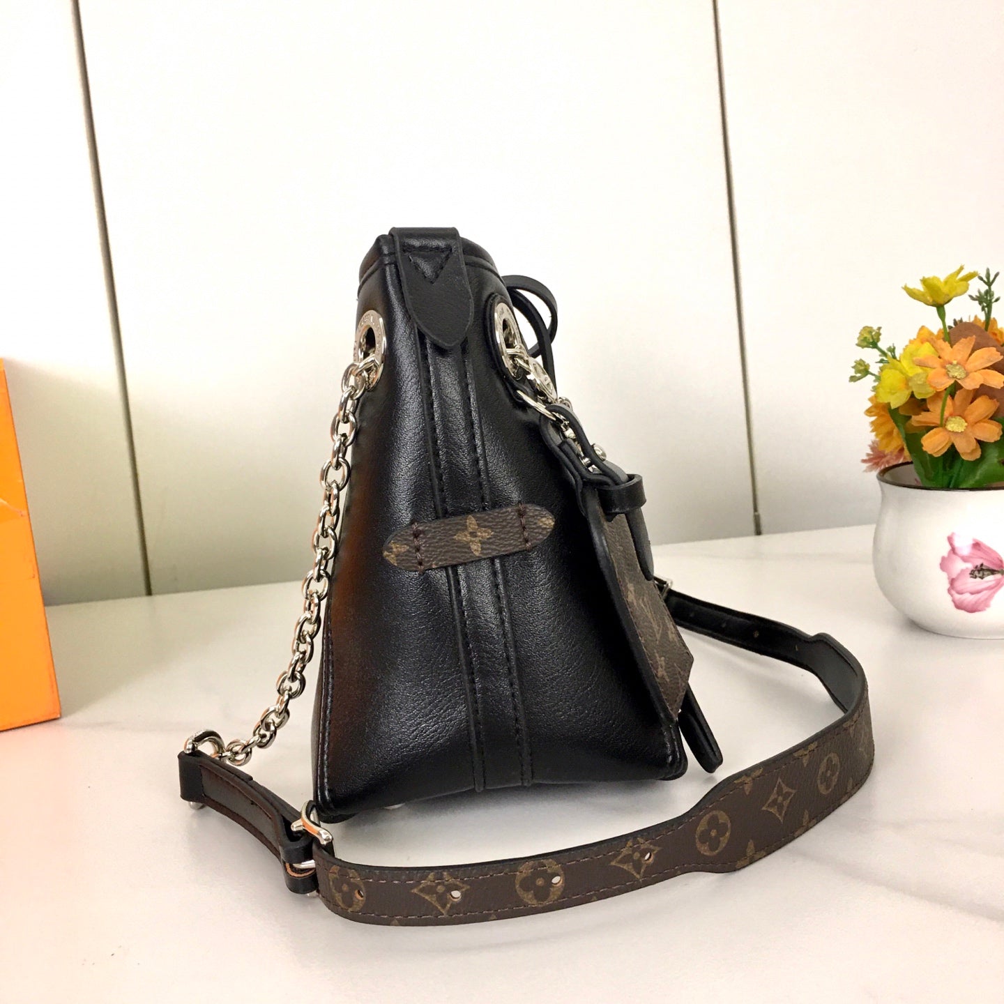 B1W35E113 Popular  leather bag