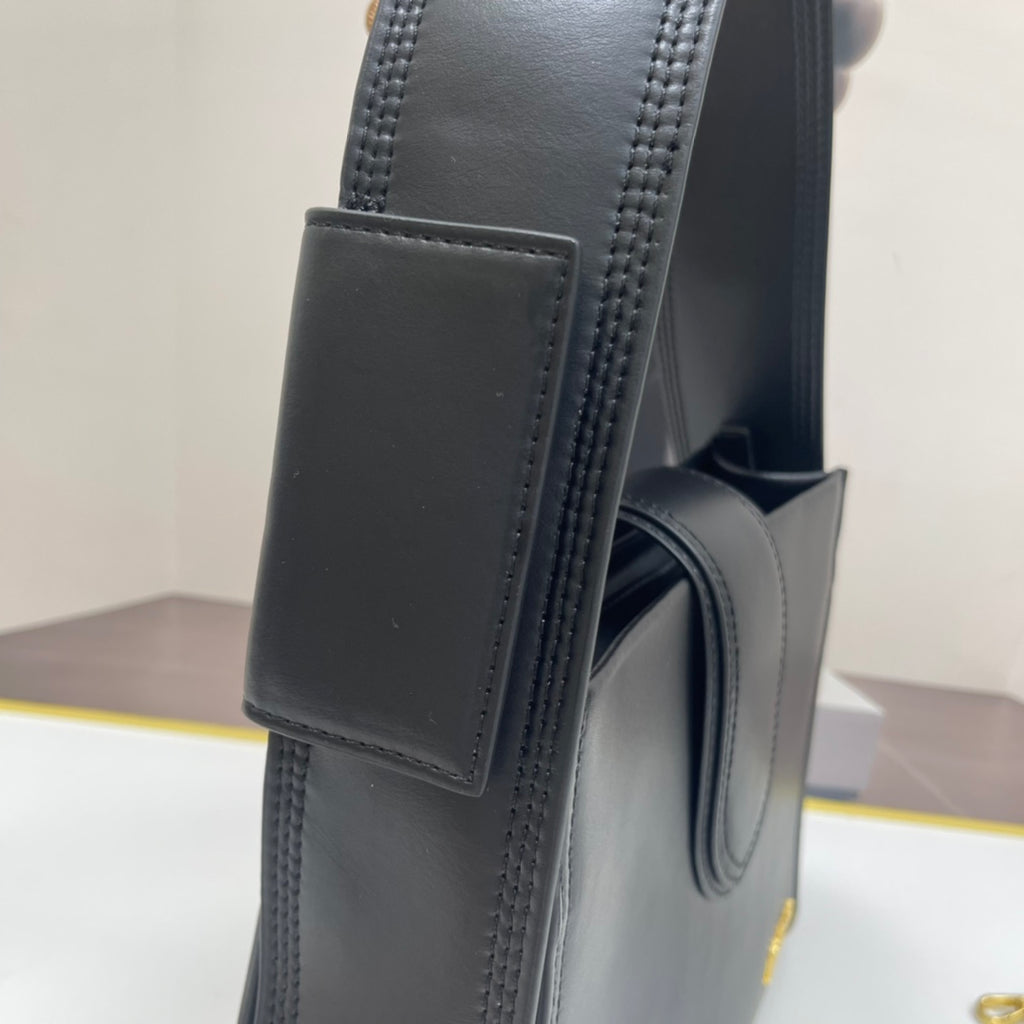 B1P36A25 Popular leather bag