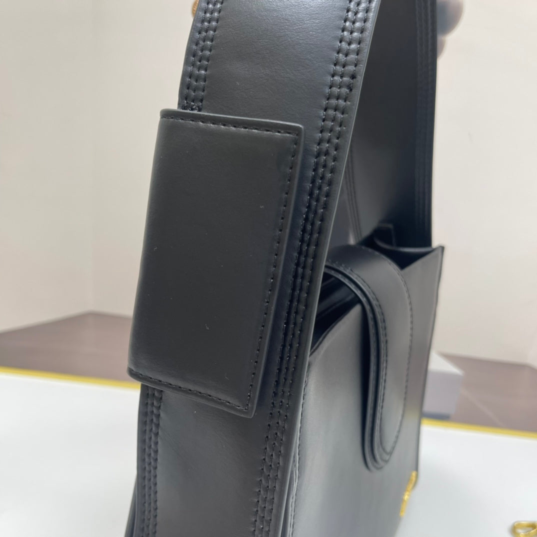 B1P36A33 Popular leather bag