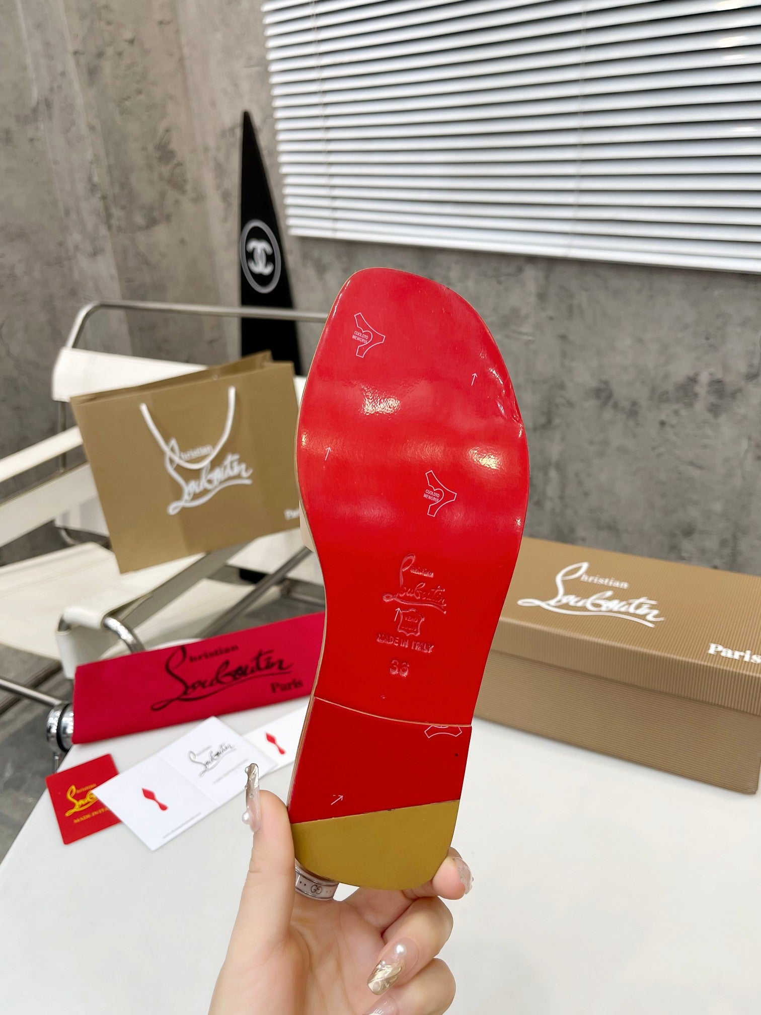 Z2XA32 Popular leather Slippers