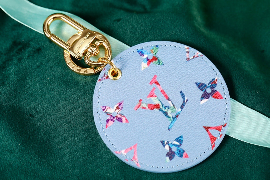 A1Q105E22 Popular bag 's charms accessories