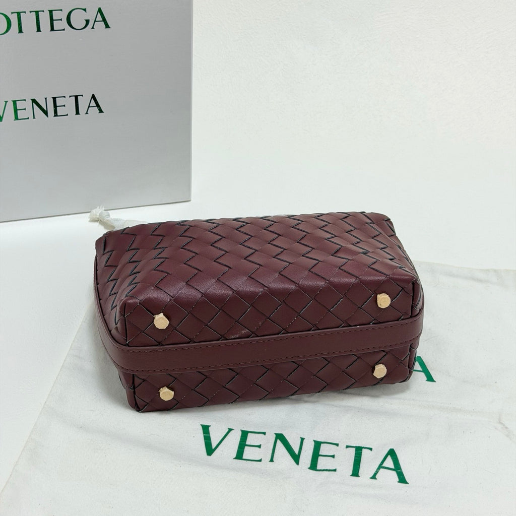 B1X76A11  Popular leather bag
