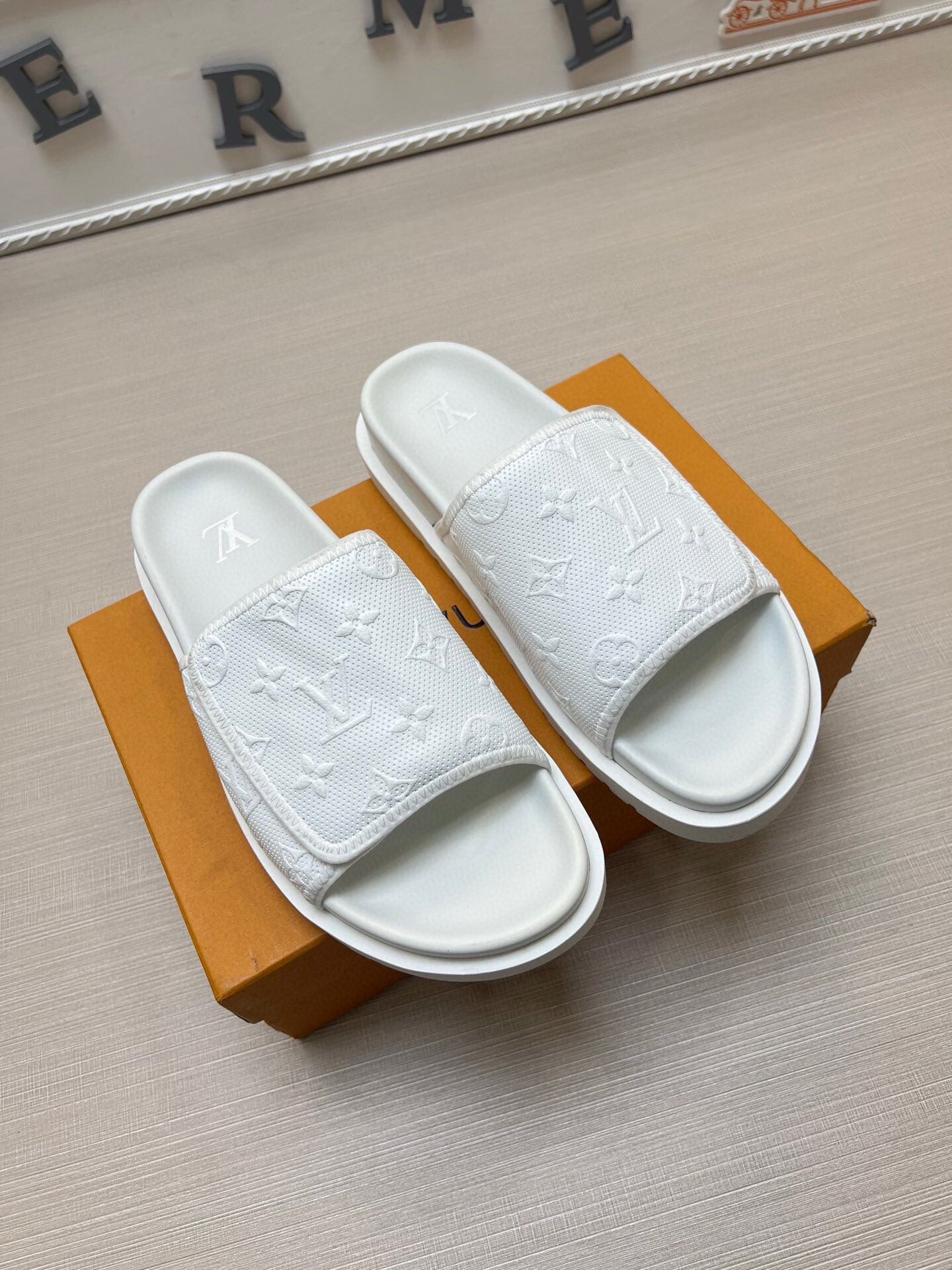 Z5WE253 Popular Slippers