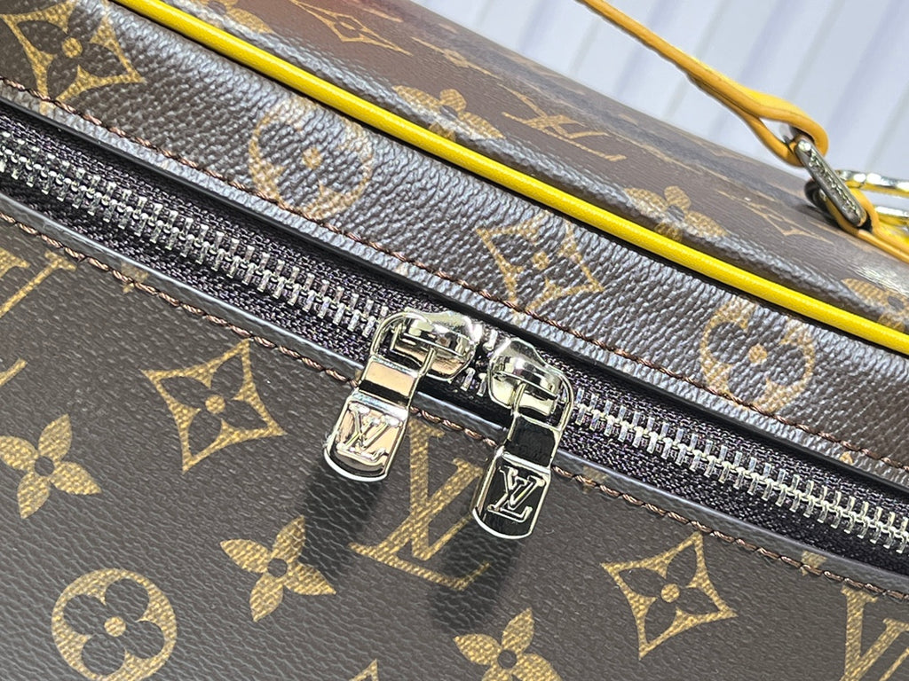 B1X45E10 Popular  leather bag