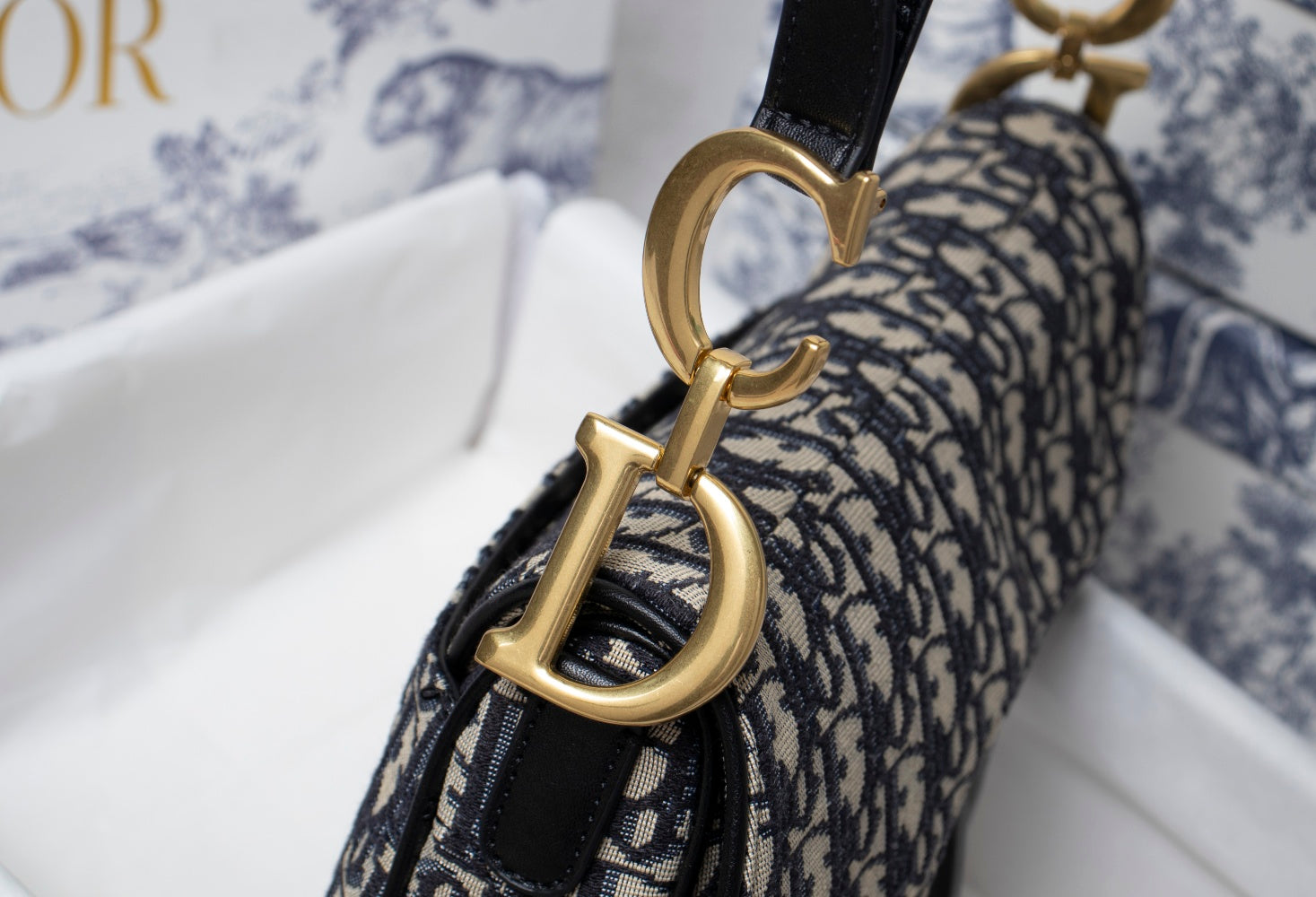 B5X111D12 Popular leather bag 