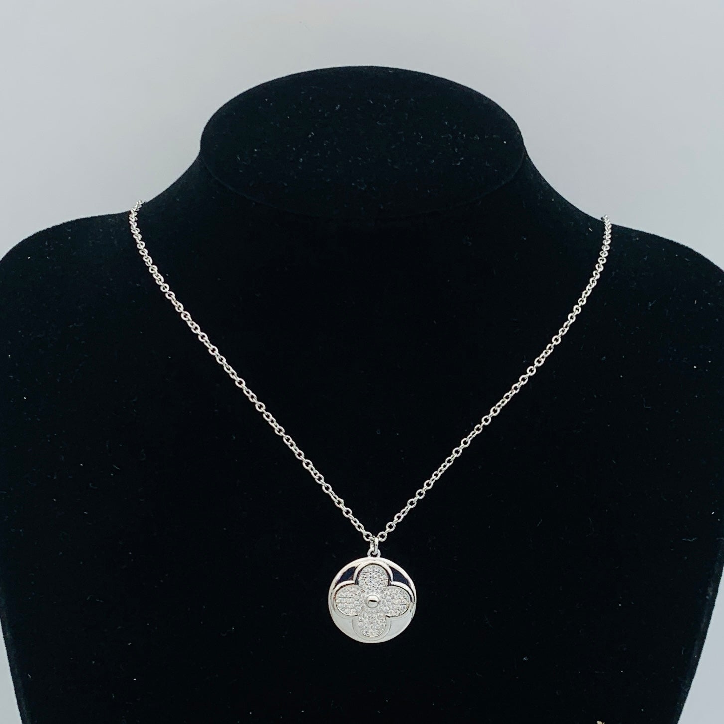 X1Q85E51X Popular Necklace