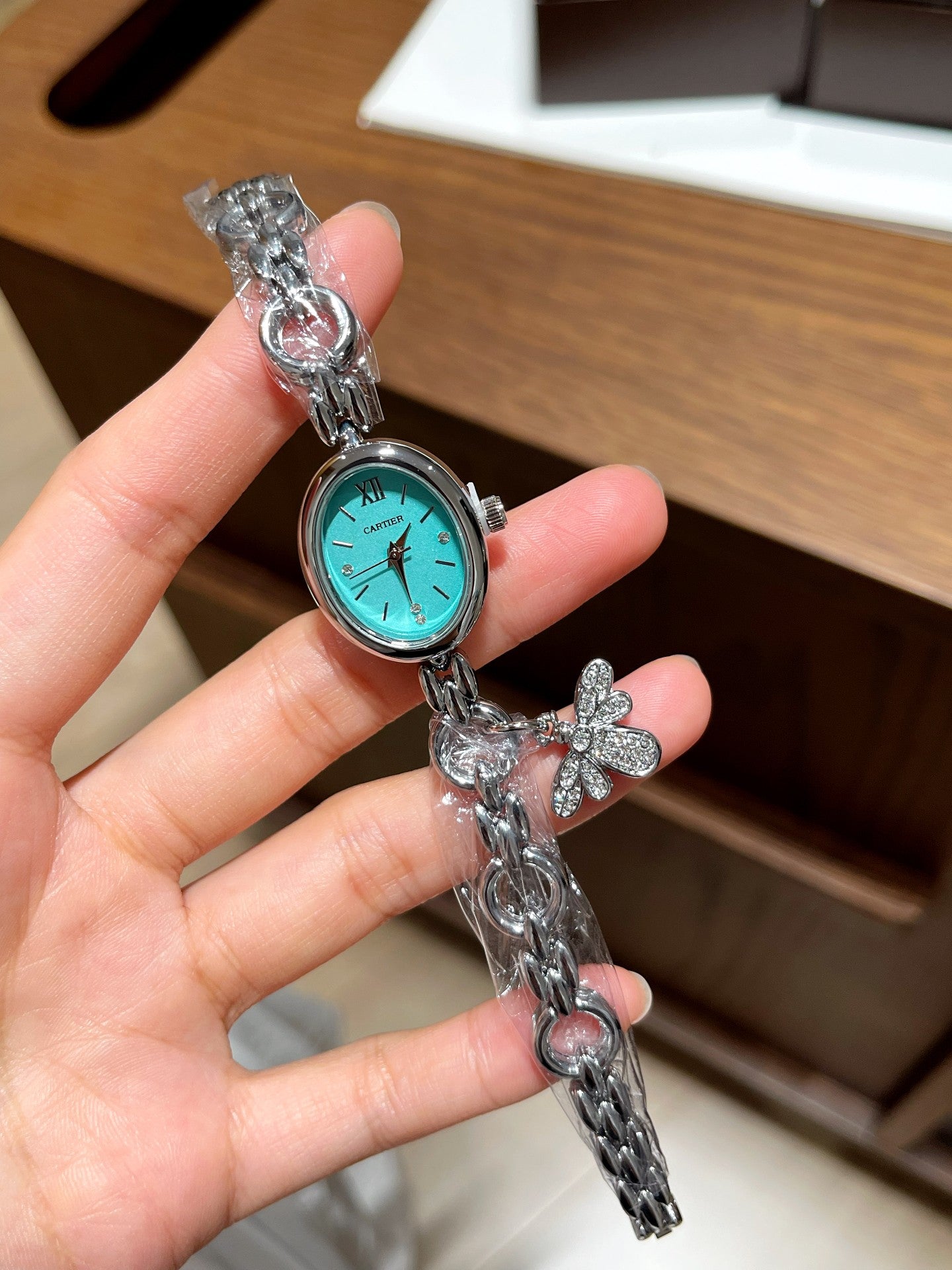 L1R36K79 Popular Watches