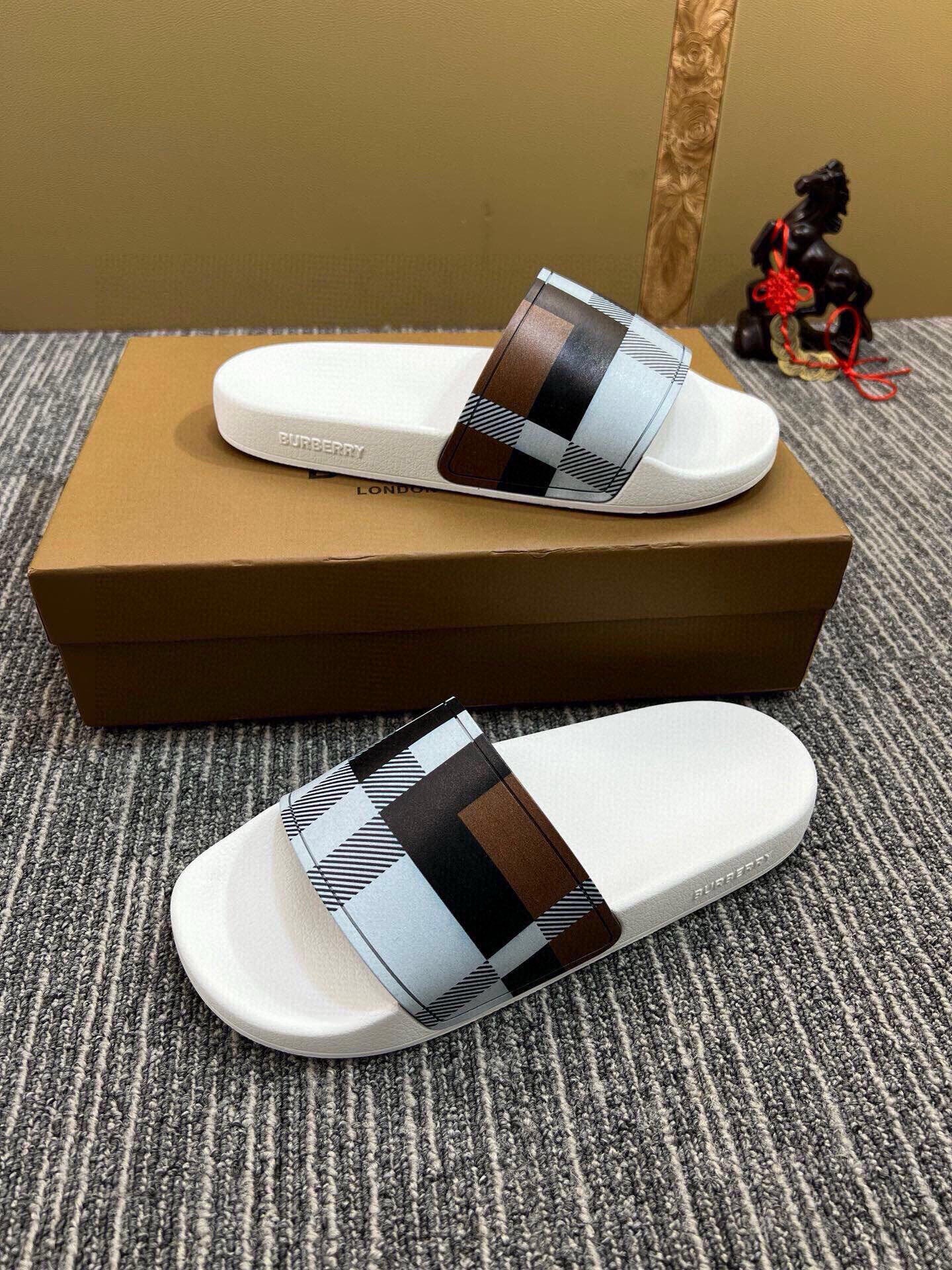 Z5Z35R262 Popular Slippers