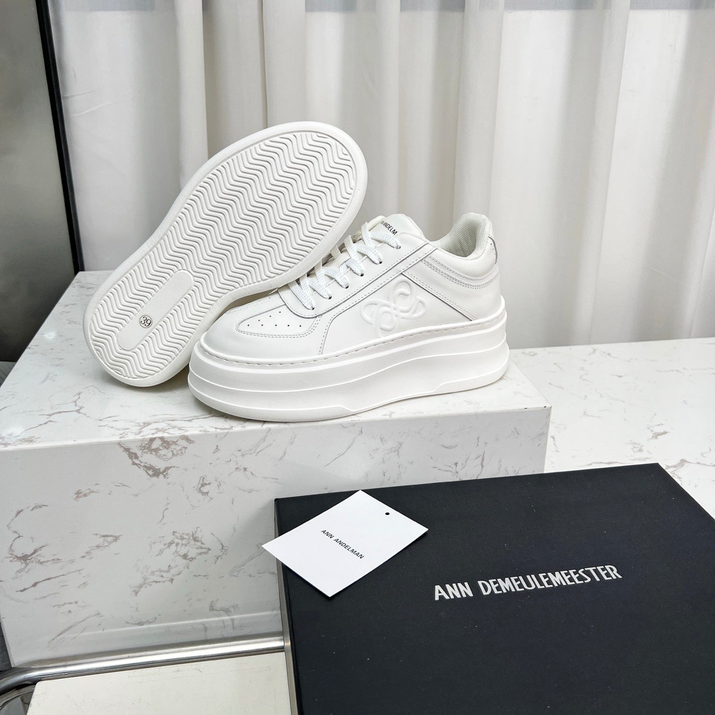 Z2Q105A260 Popular high-quality Shoes