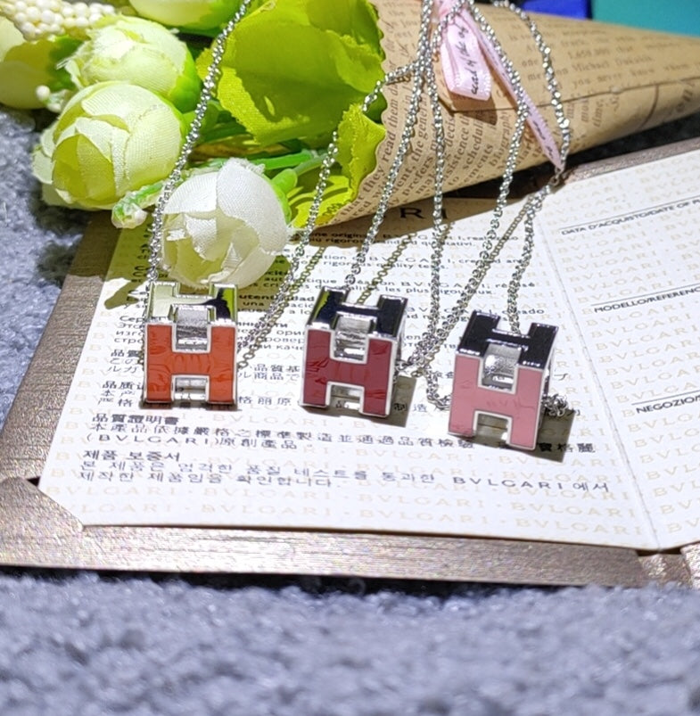 X1Q85H322X Popular Necklaces