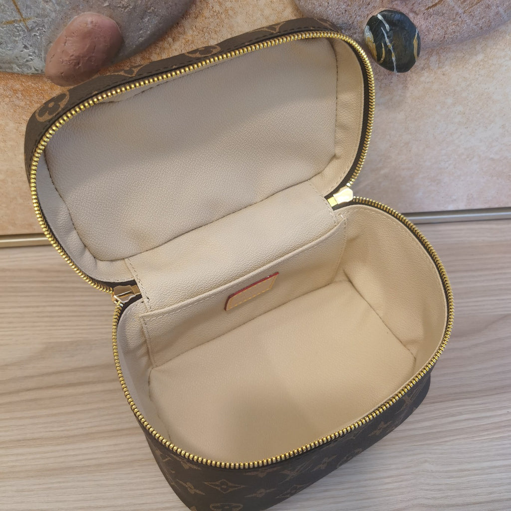 B1X34E273 Popular  leather bag 