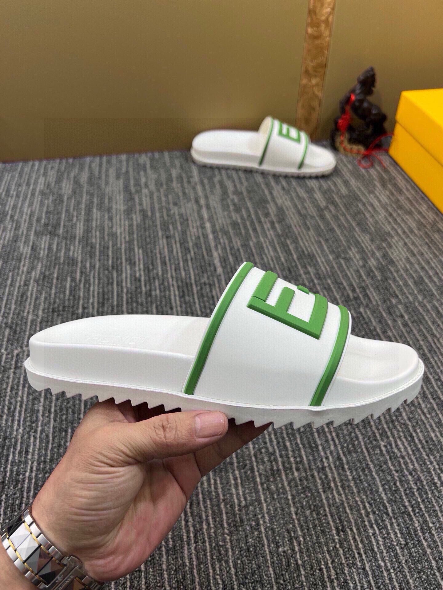 Z5Z35F286 Popular Slippers