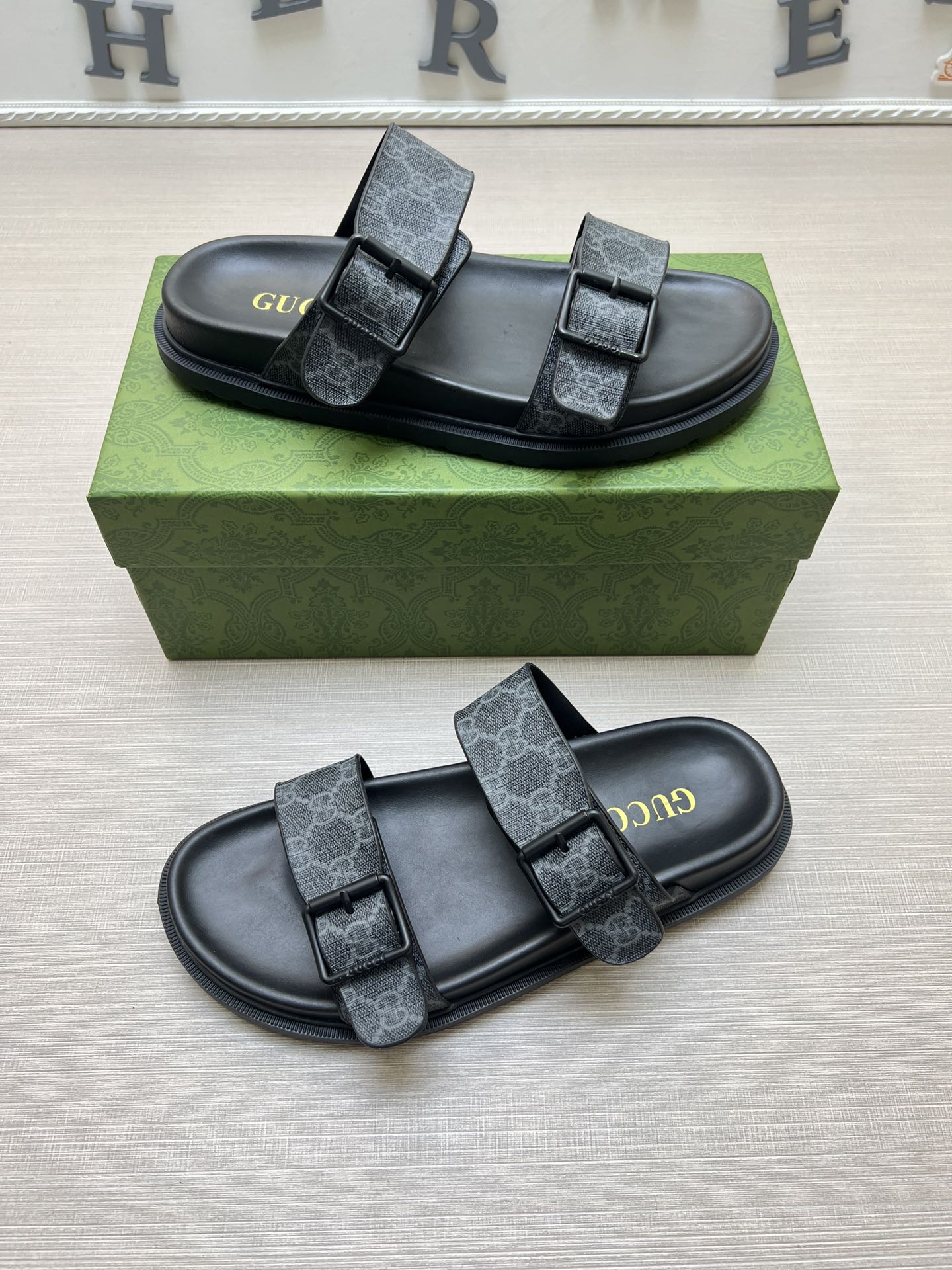 Z5ZB92 Popular slippers