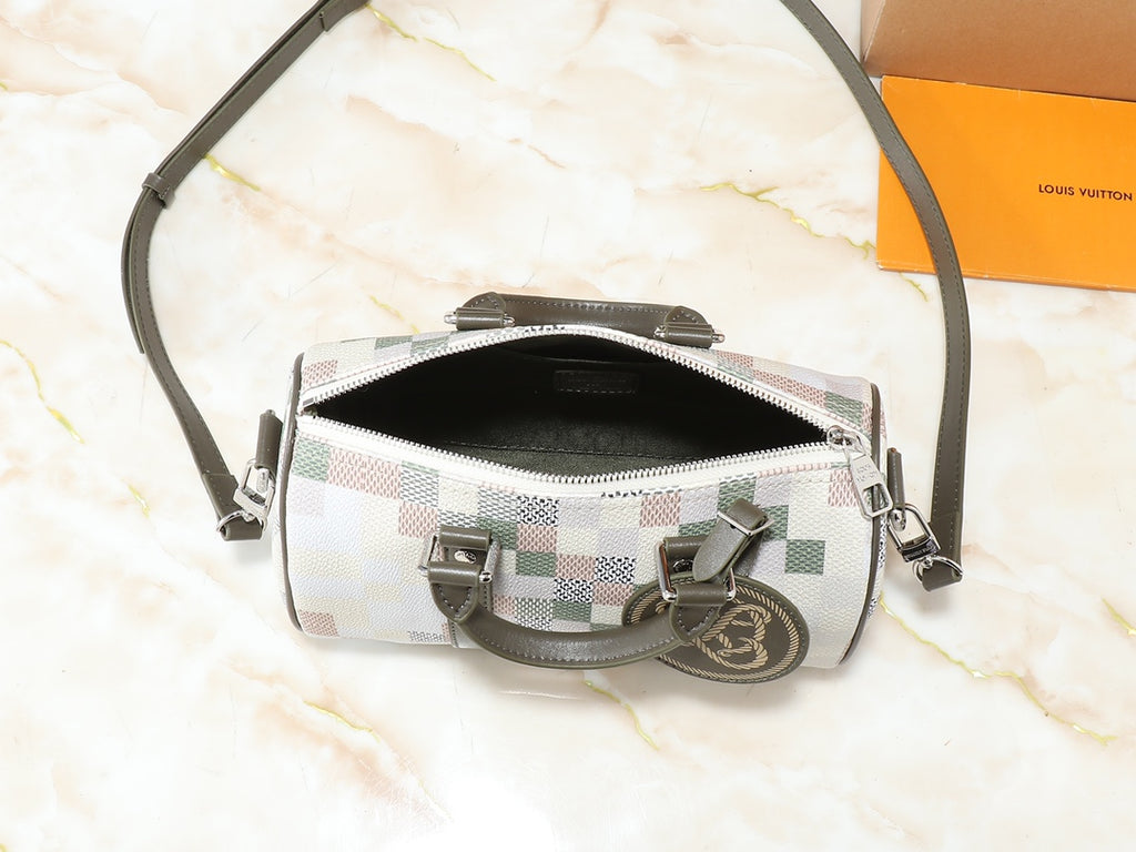 B1P46E35 Popular leather bag