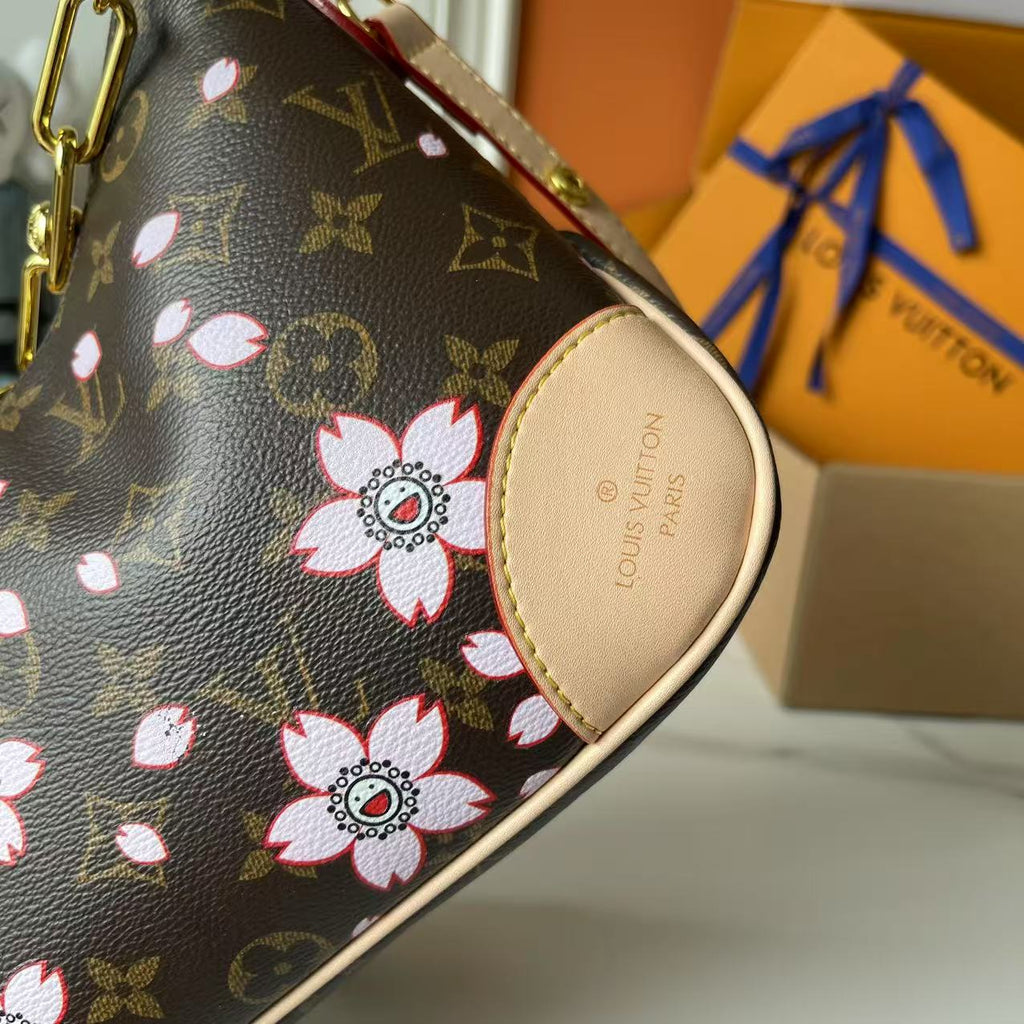 B1R76E01 Popular leather bag