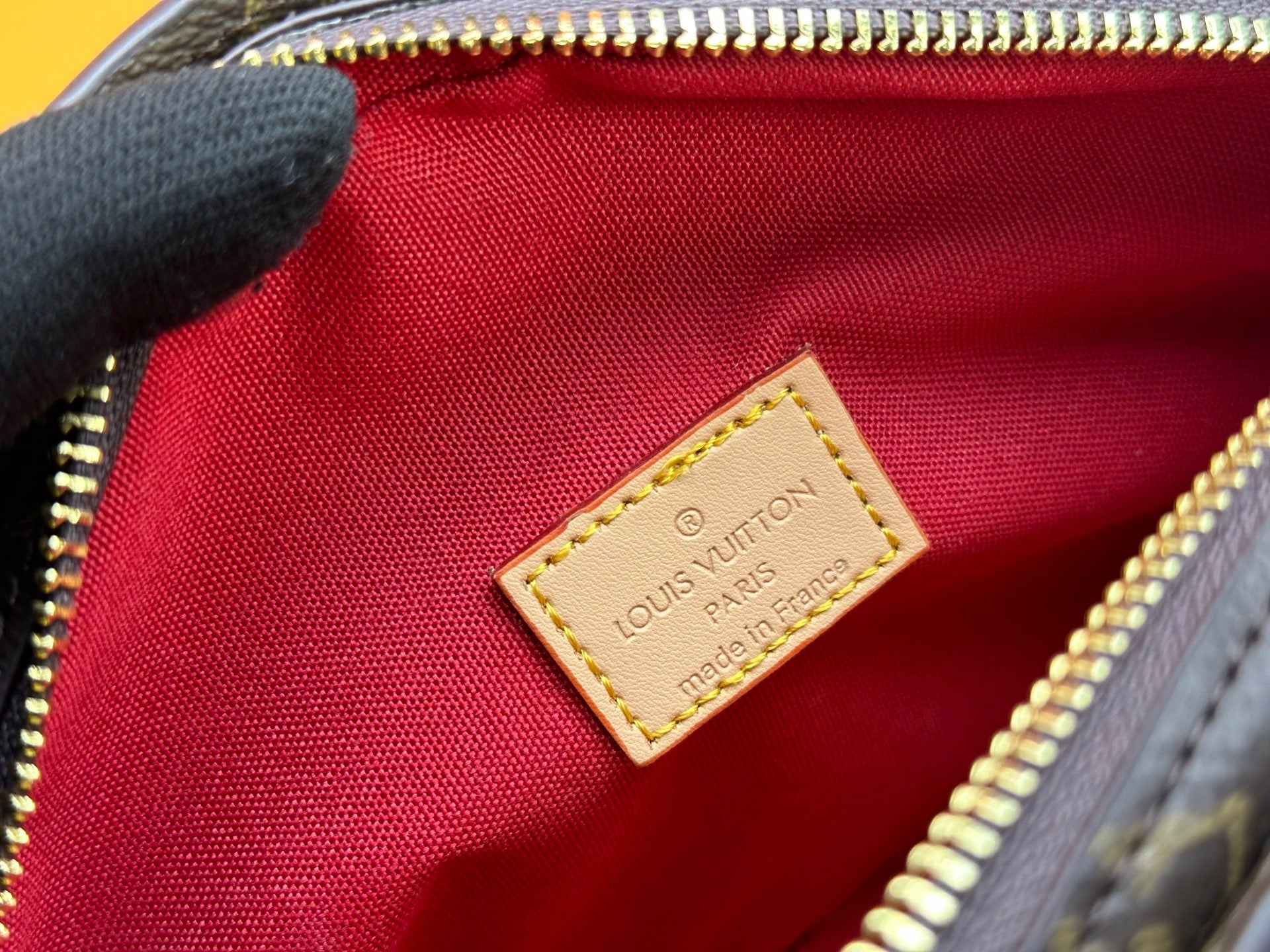 B1N165E104 Popular  eather bag