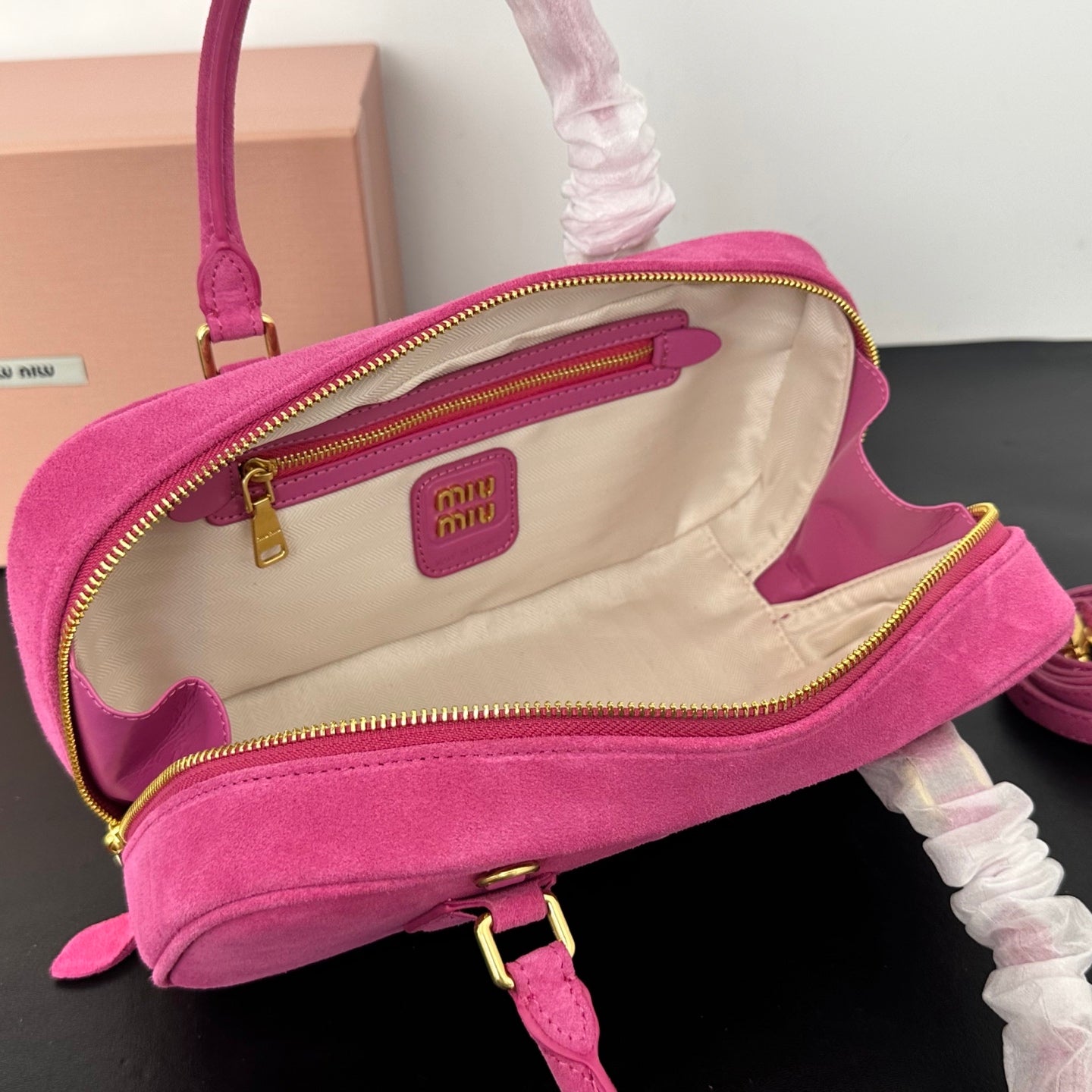 B1P46A153 Popular leather bags