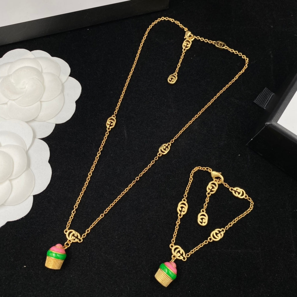 X1R75B44X Popular    Necklaces . Bracelets .