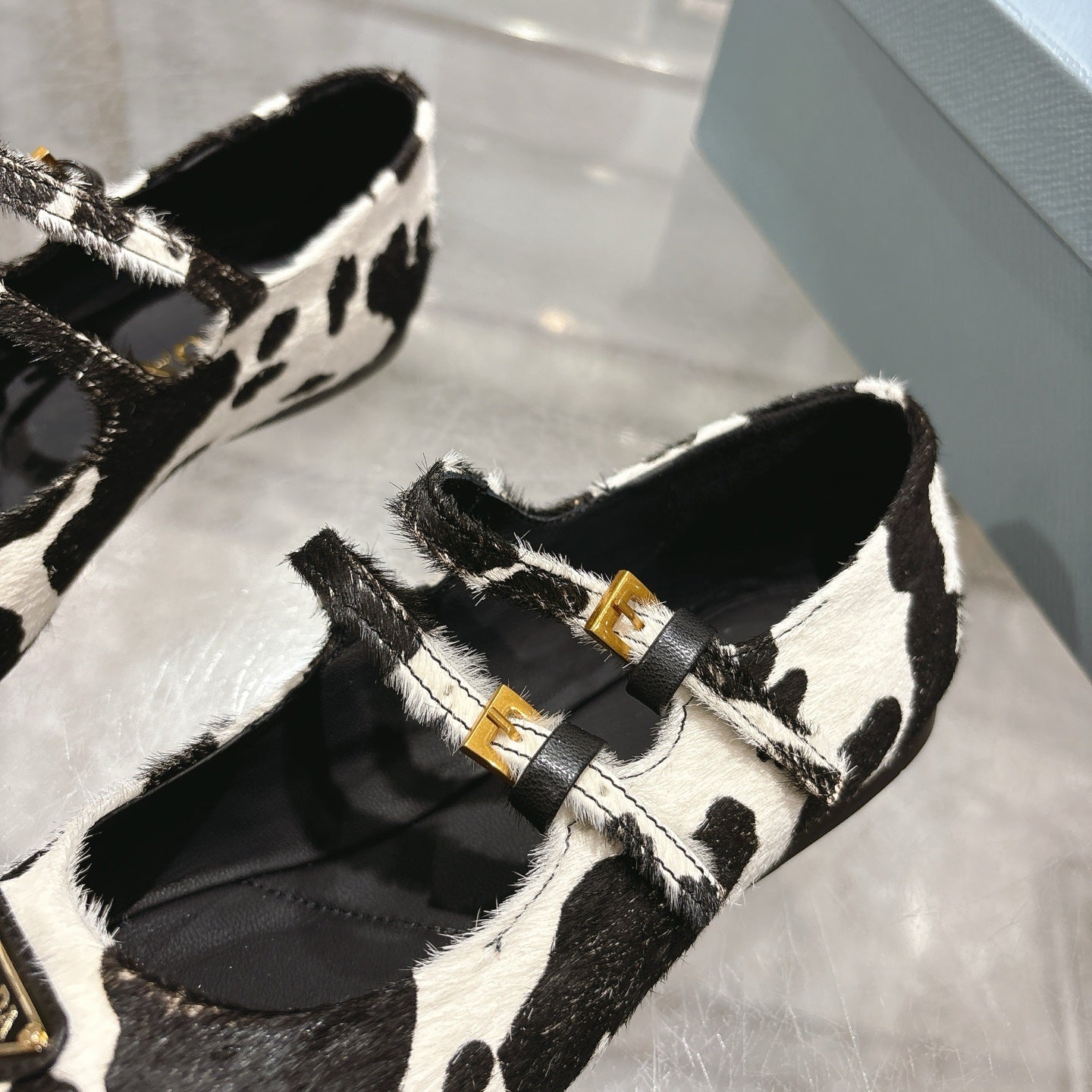 Z2Q95P114 Popular high-quality Shoes