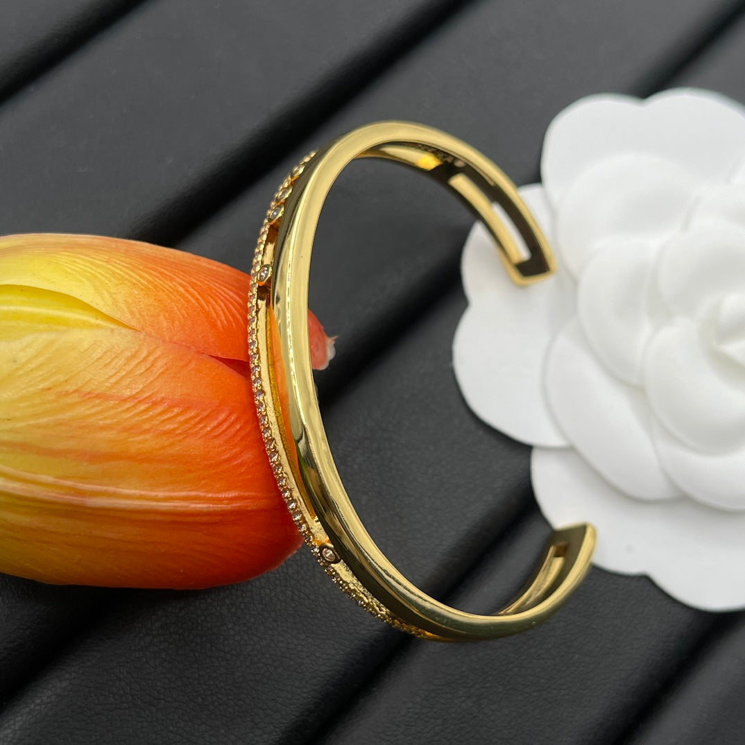 X1Z94A762K  Popular Bracelets