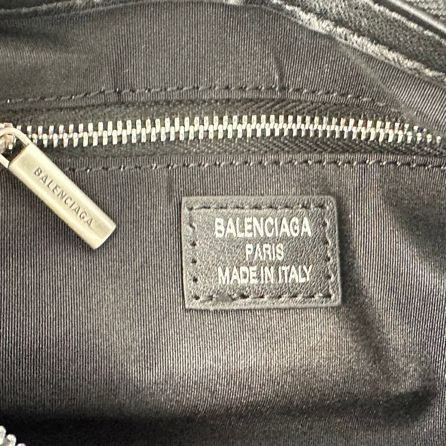 B1P36J120 Popular leather bag