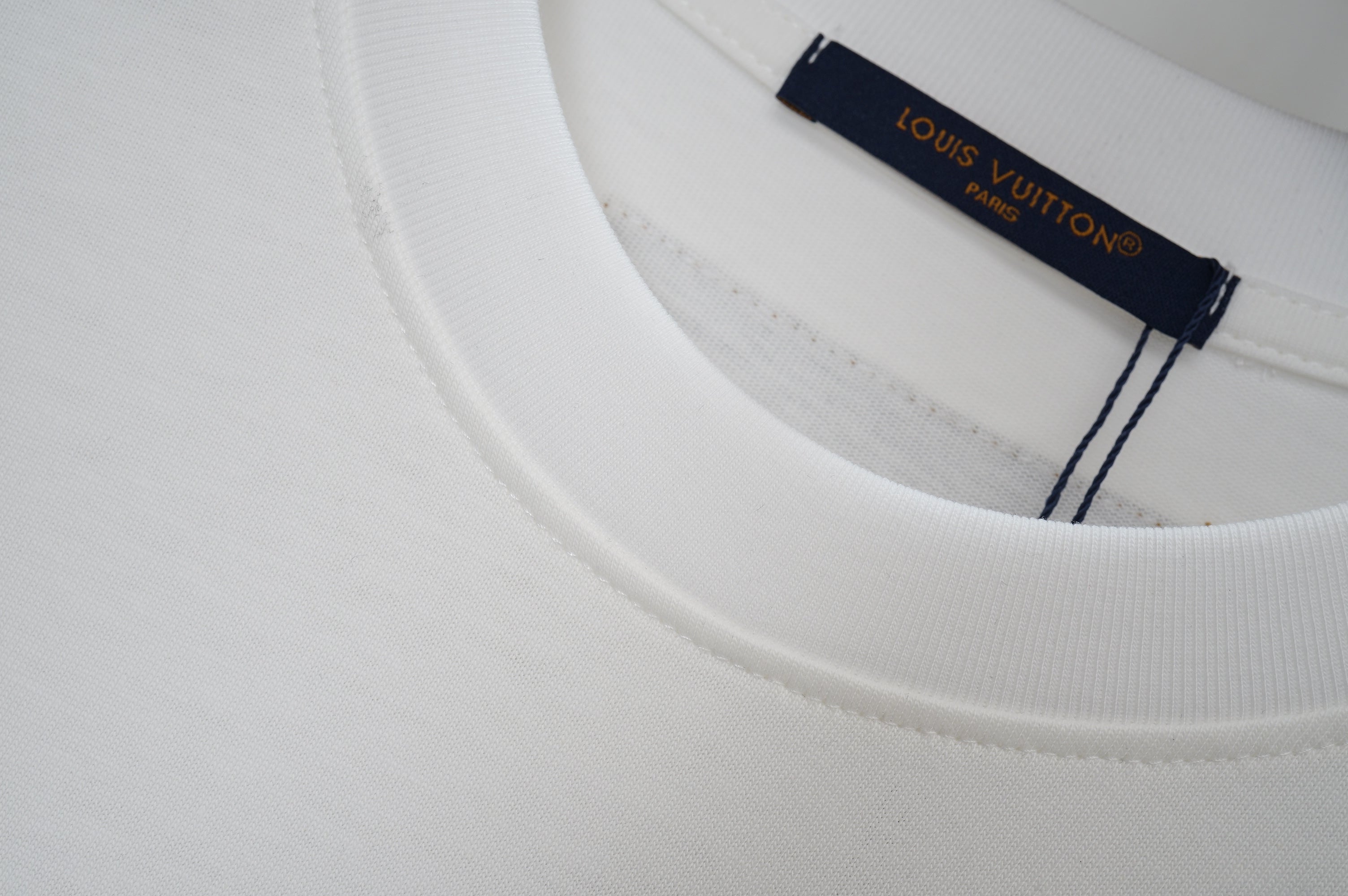 U1R86E12 Popular T-shirts