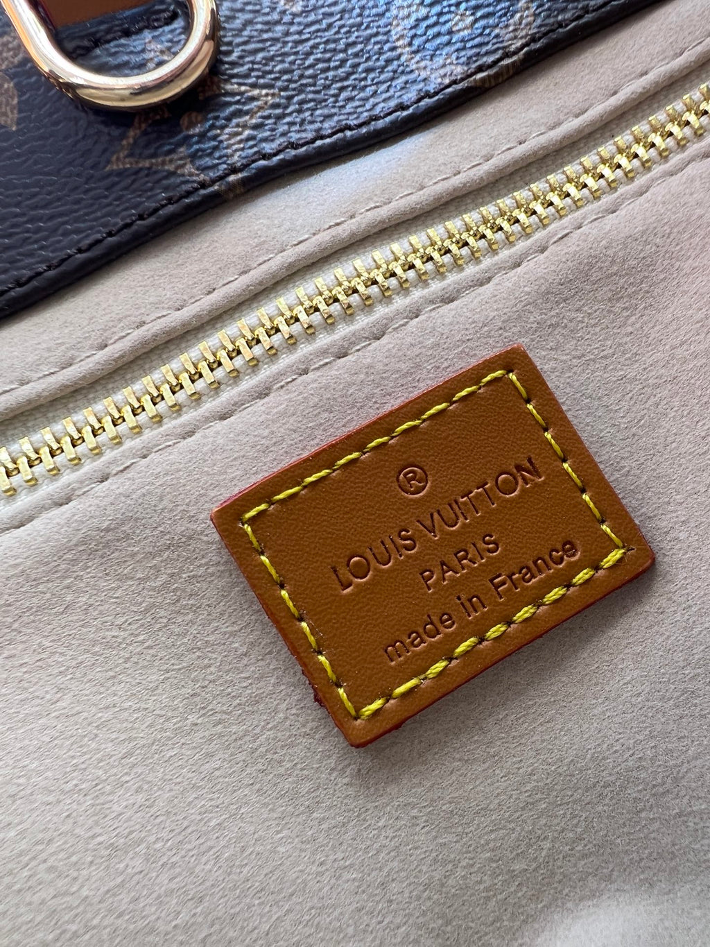 B1P46E48 Popular leather bag