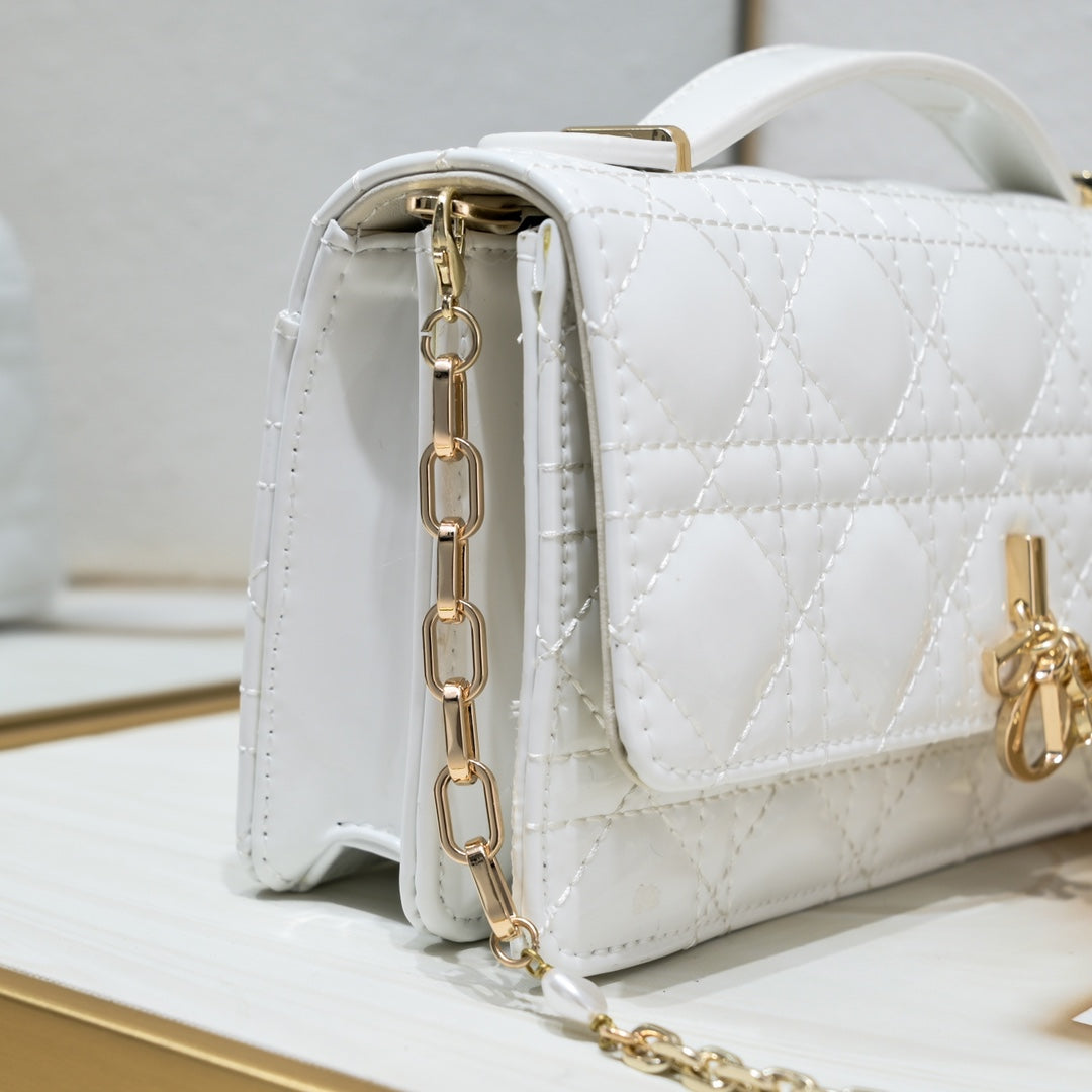 B12X44D360 Popular  leather bag 