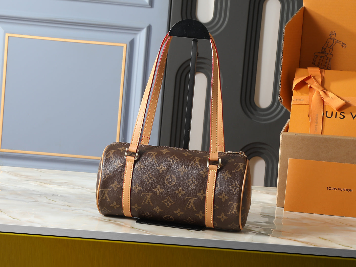 B1N56E21 Popular leather bag