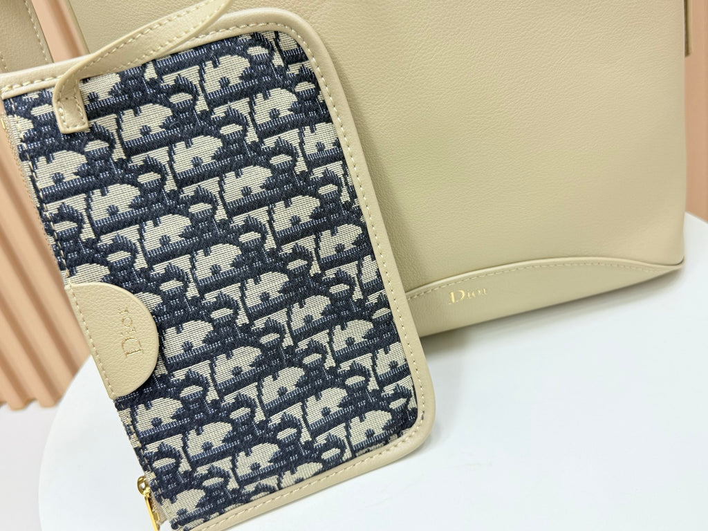 B1R76D45 Popular leather bag